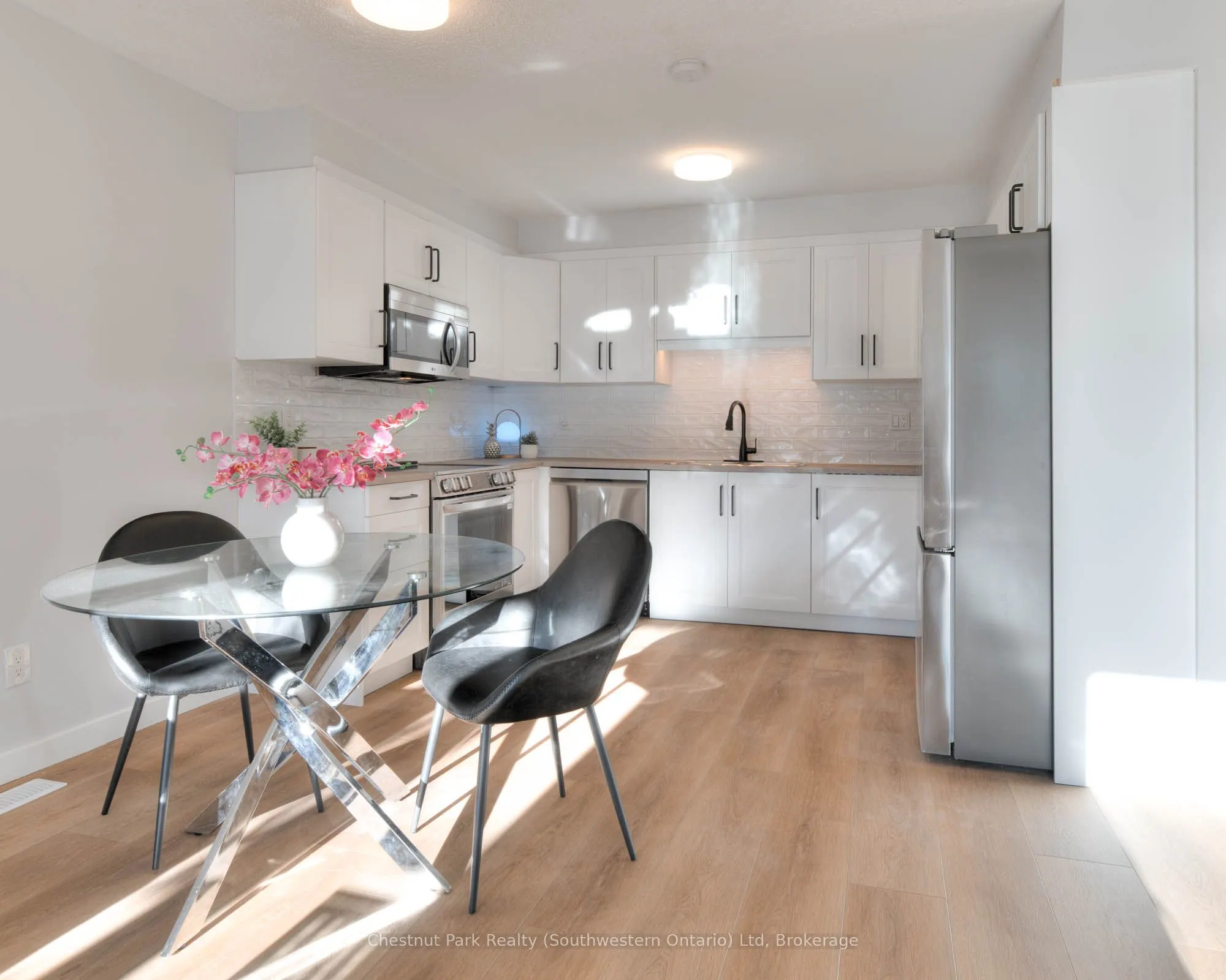 100 Inkerman Street, #8