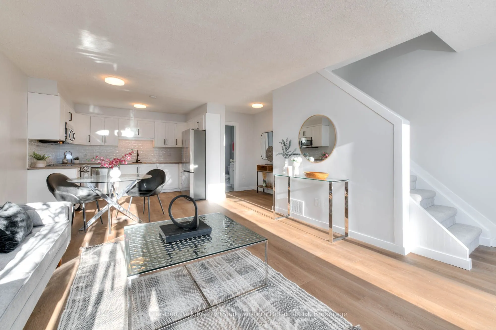 100 Inkerman Street, #8