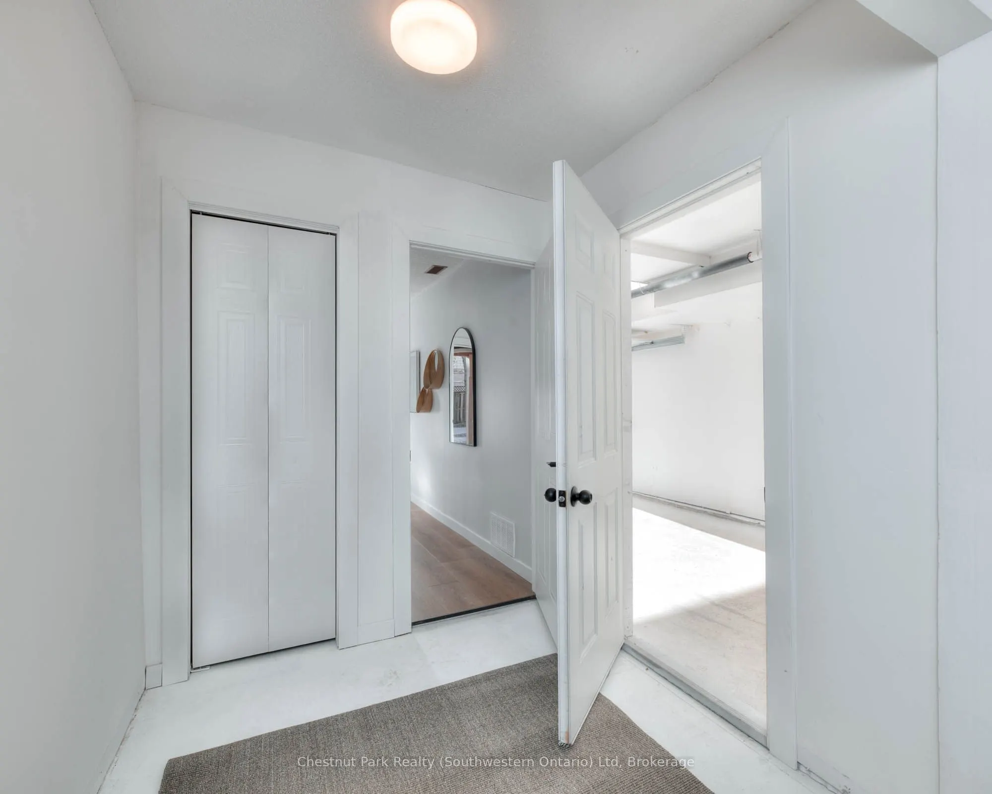 100 Inkerman Street, #8