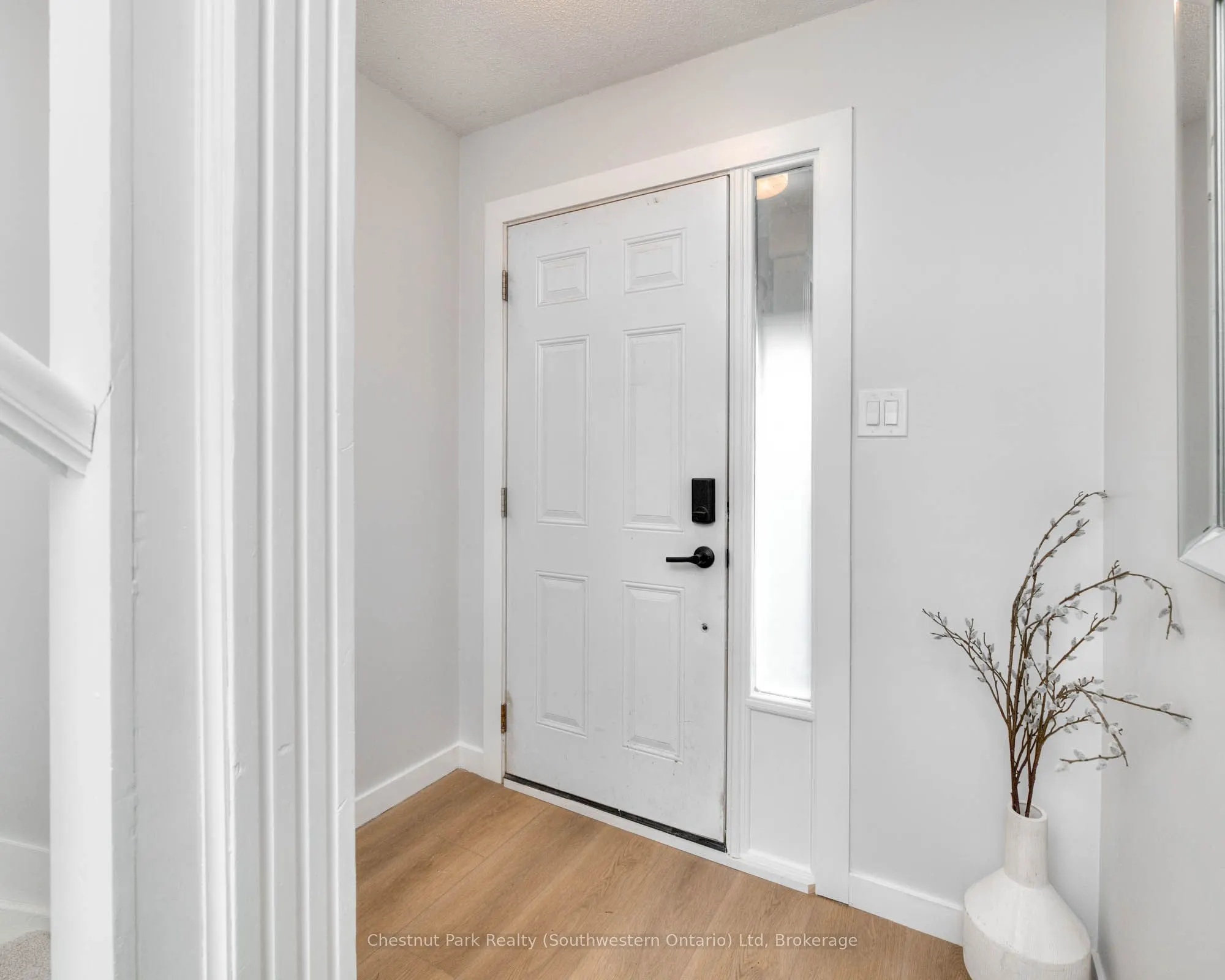 100 Inkerman Street, #8