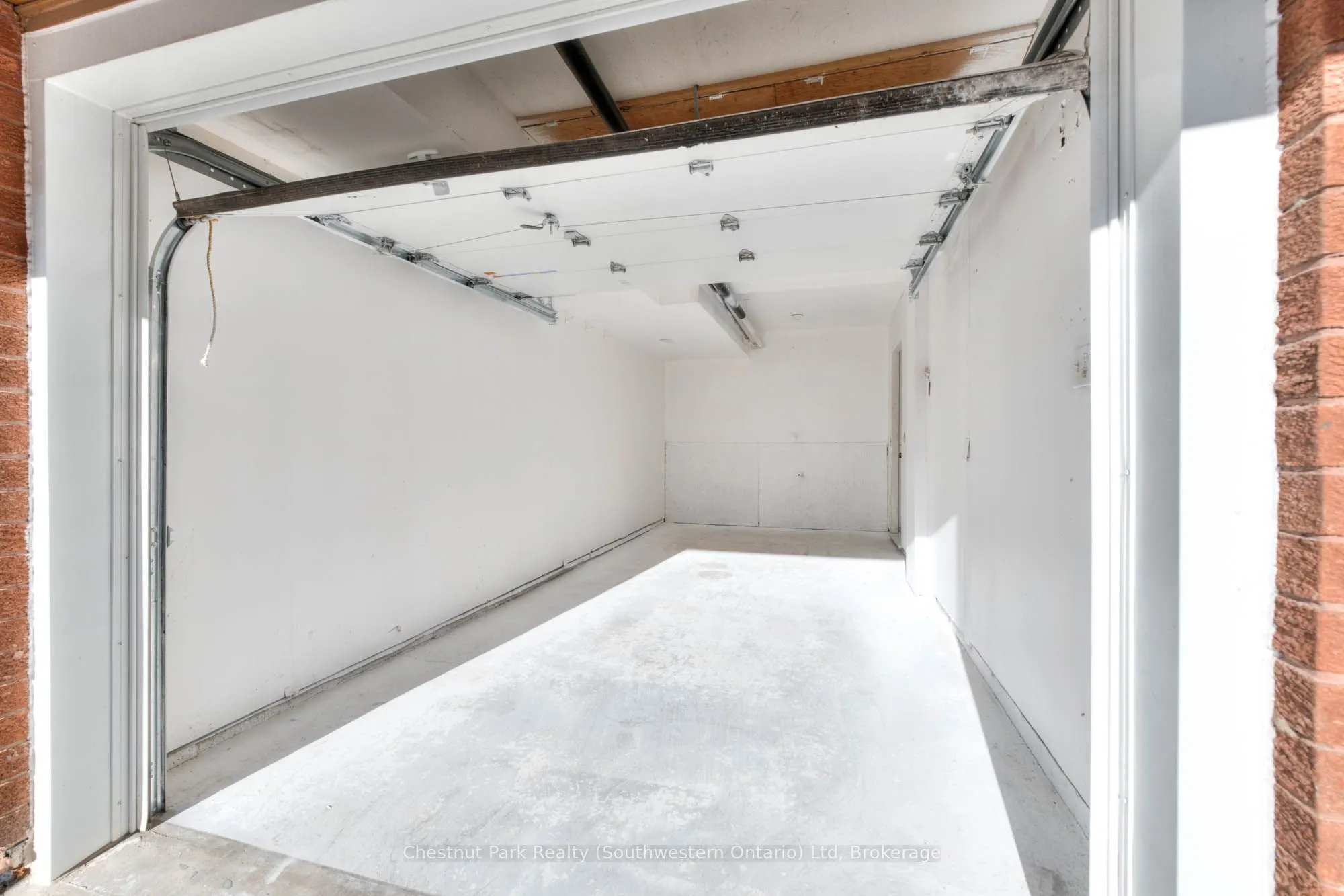 100 Inkerman Street, #8