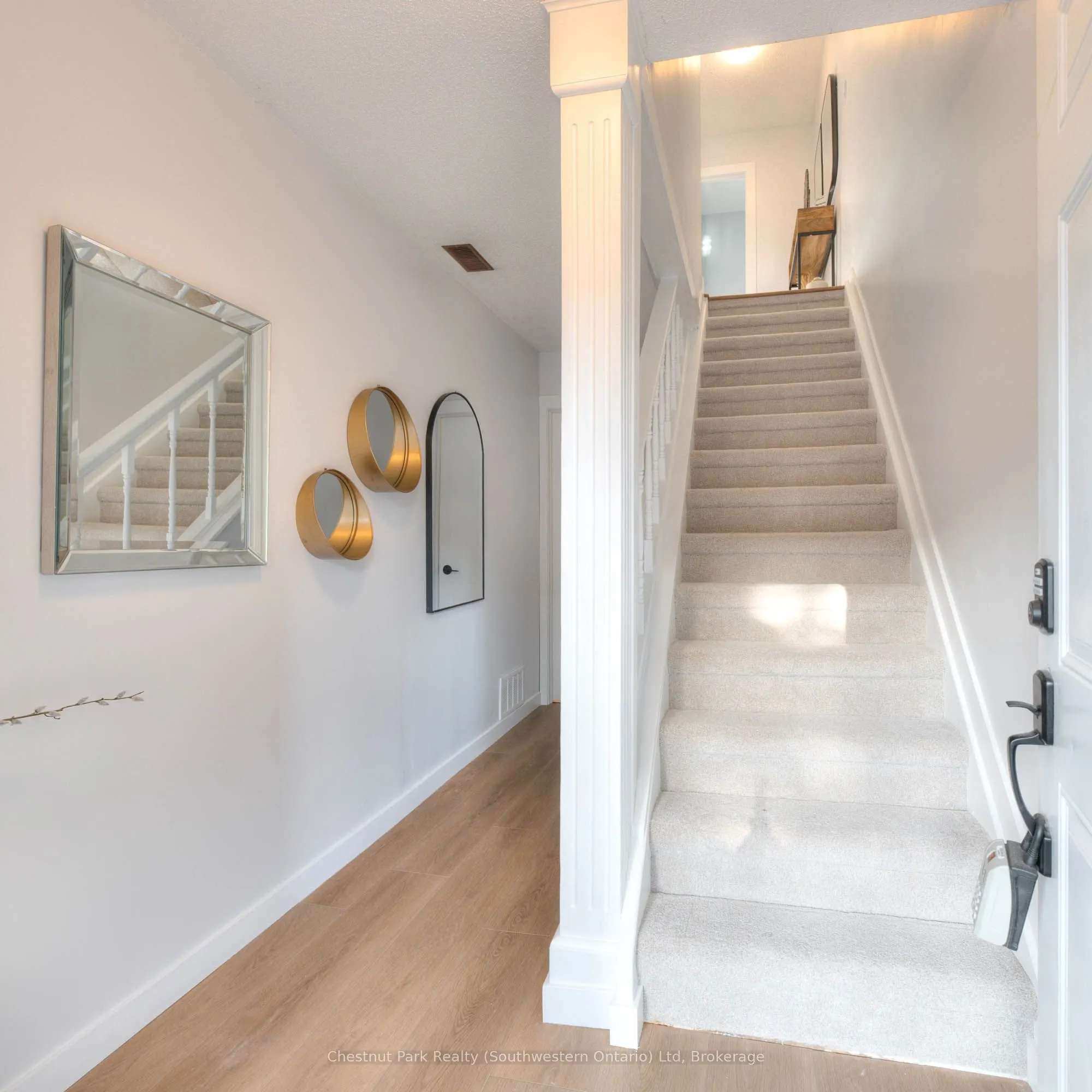 100 Inkerman Street, #8