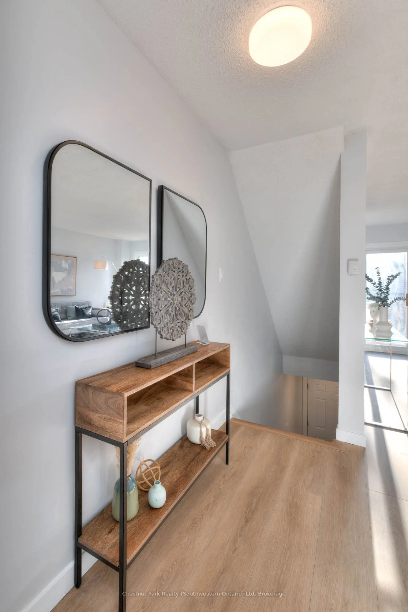 100 Inkerman Street, #8