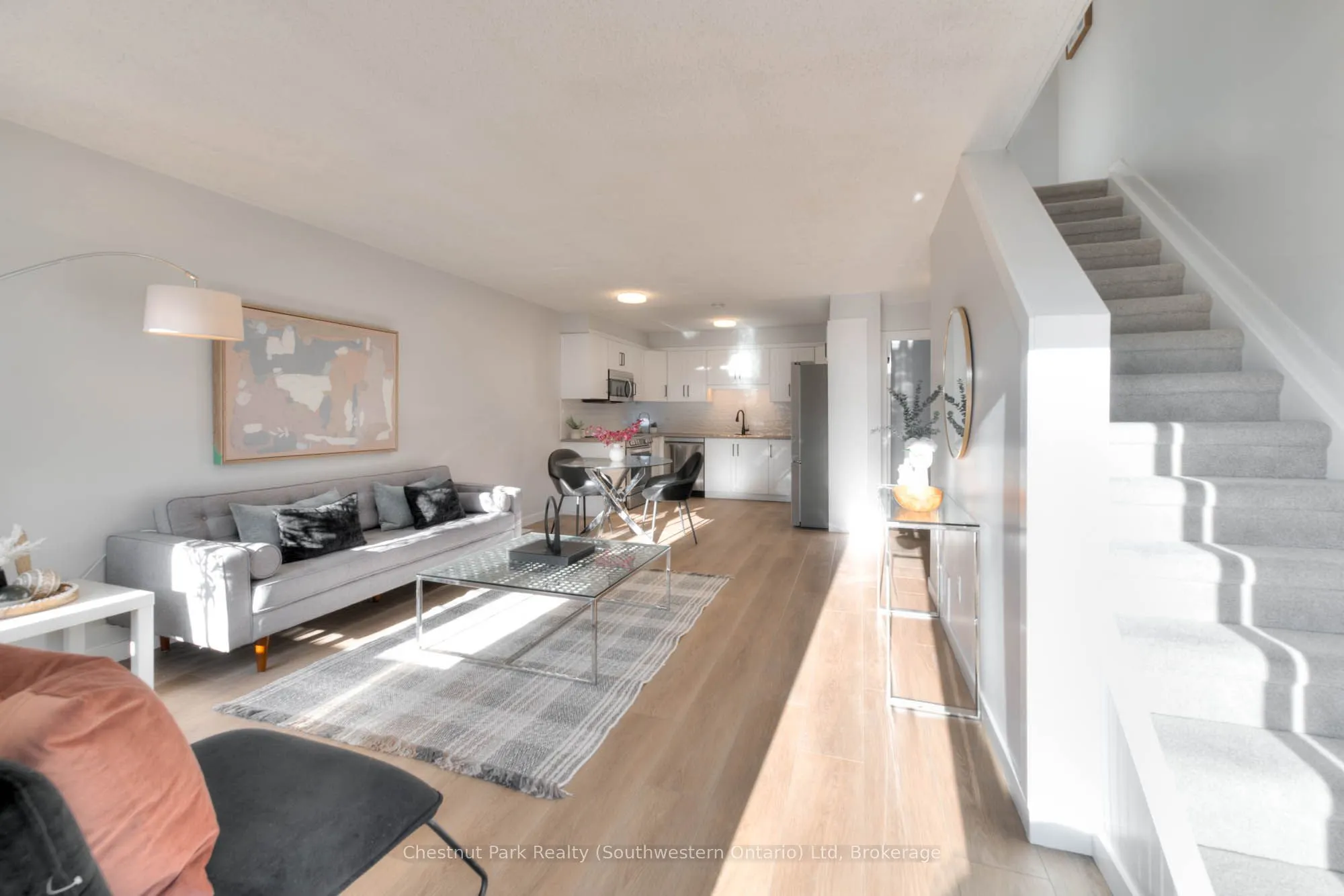 100 Inkerman Street, #8