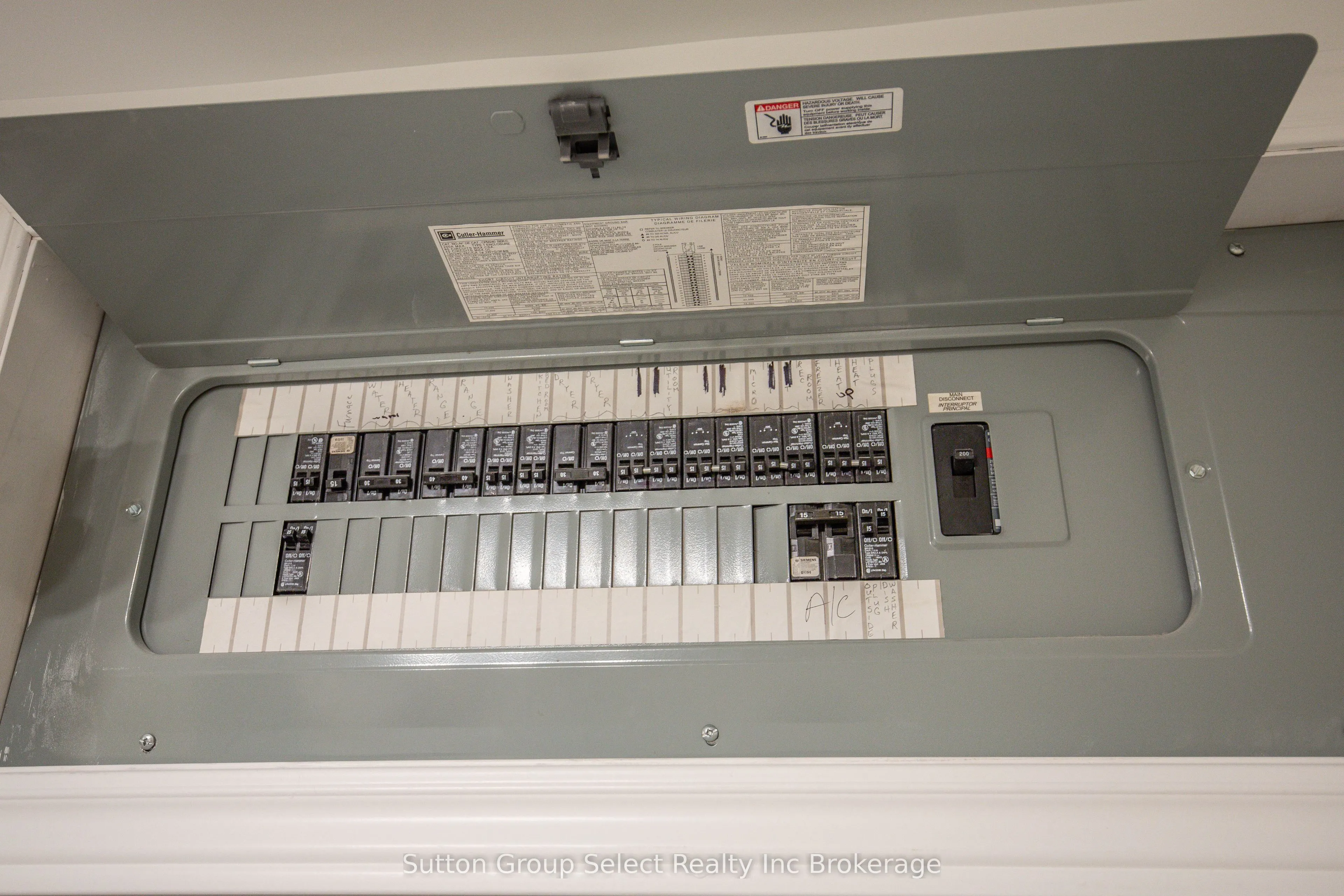 1009 A Nesbitt Crescent