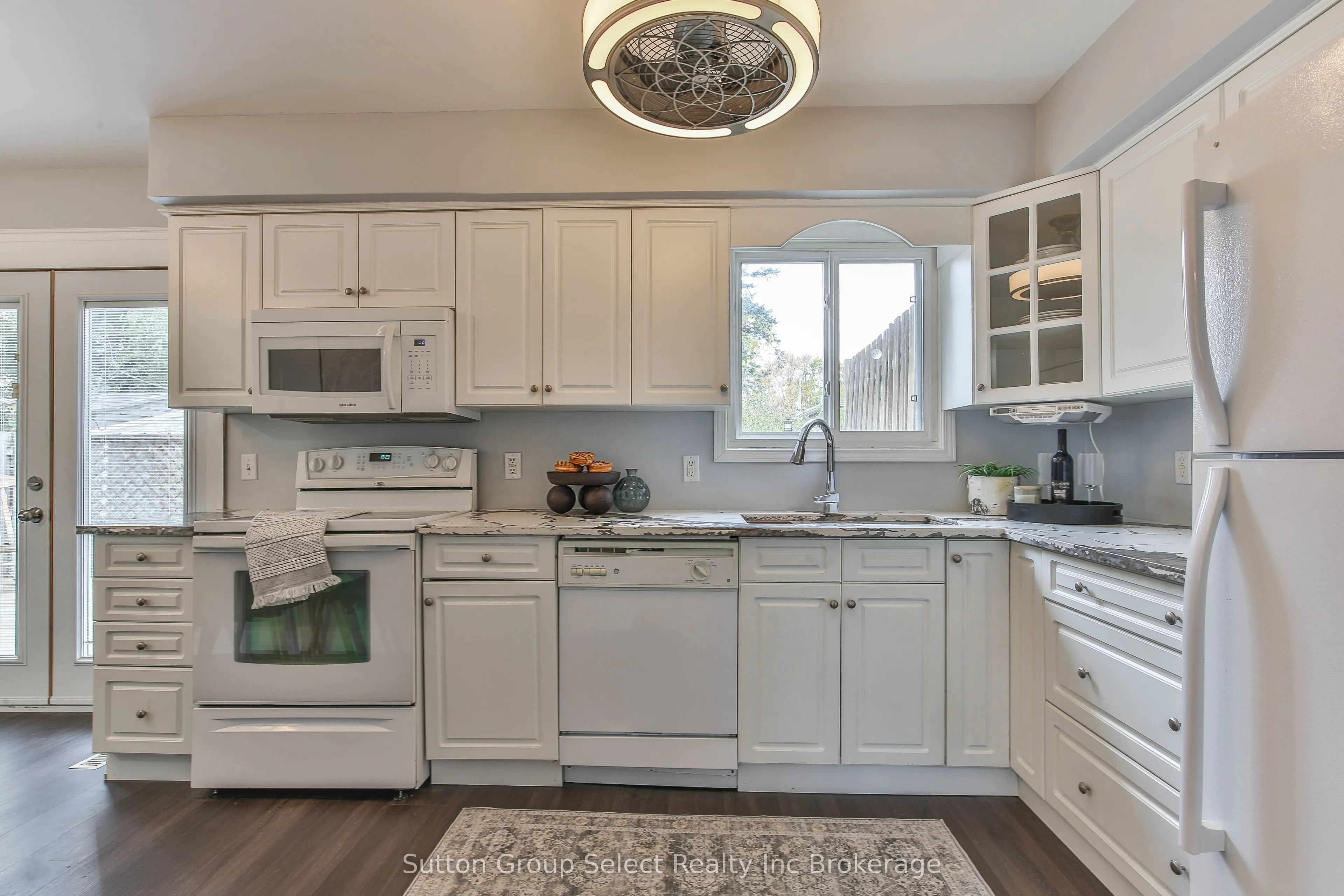 1009 A Nesbitt Crescent