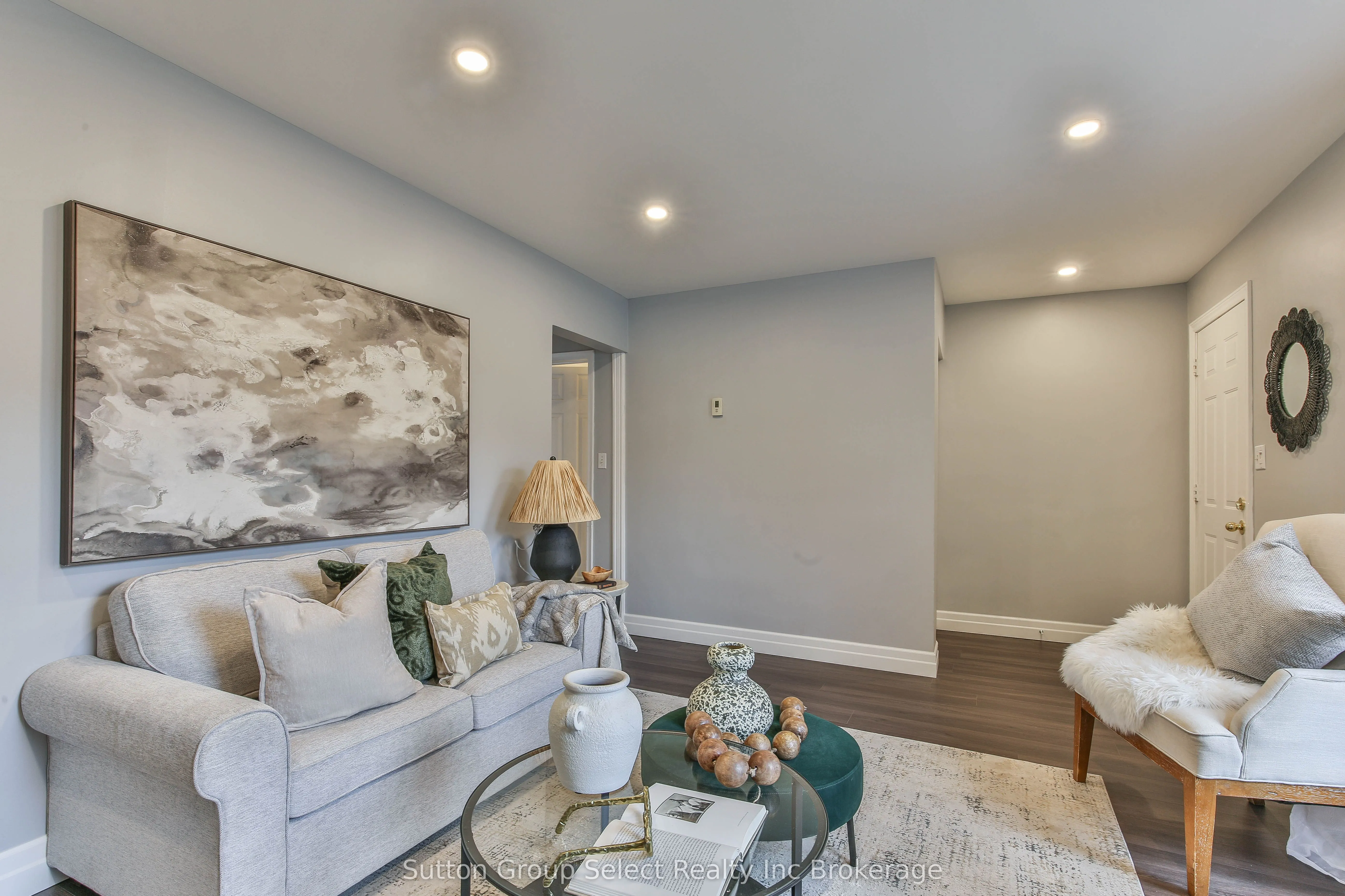 1009 A Nesbitt Crescent