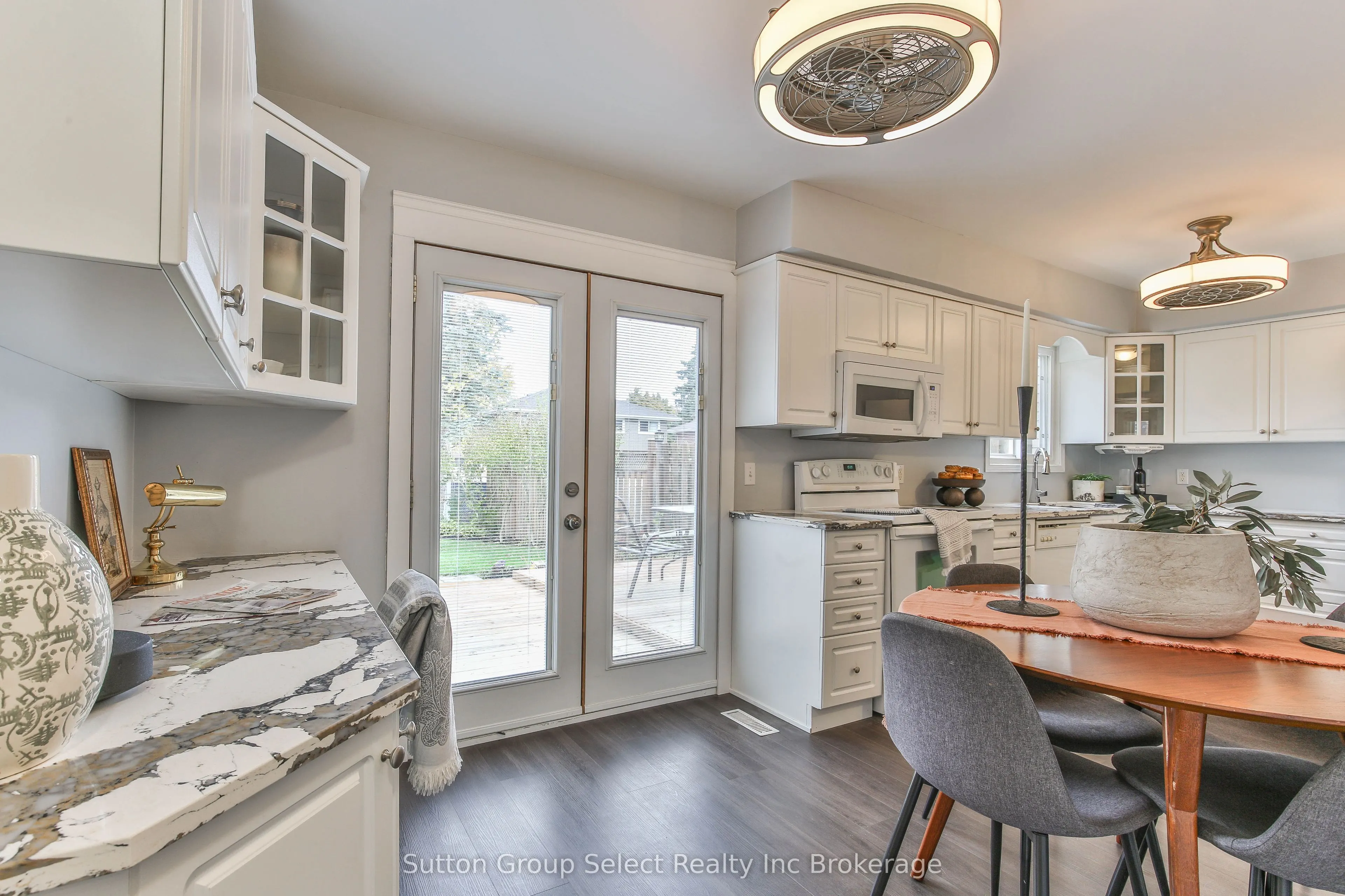 1009 A Nesbitt Crescent