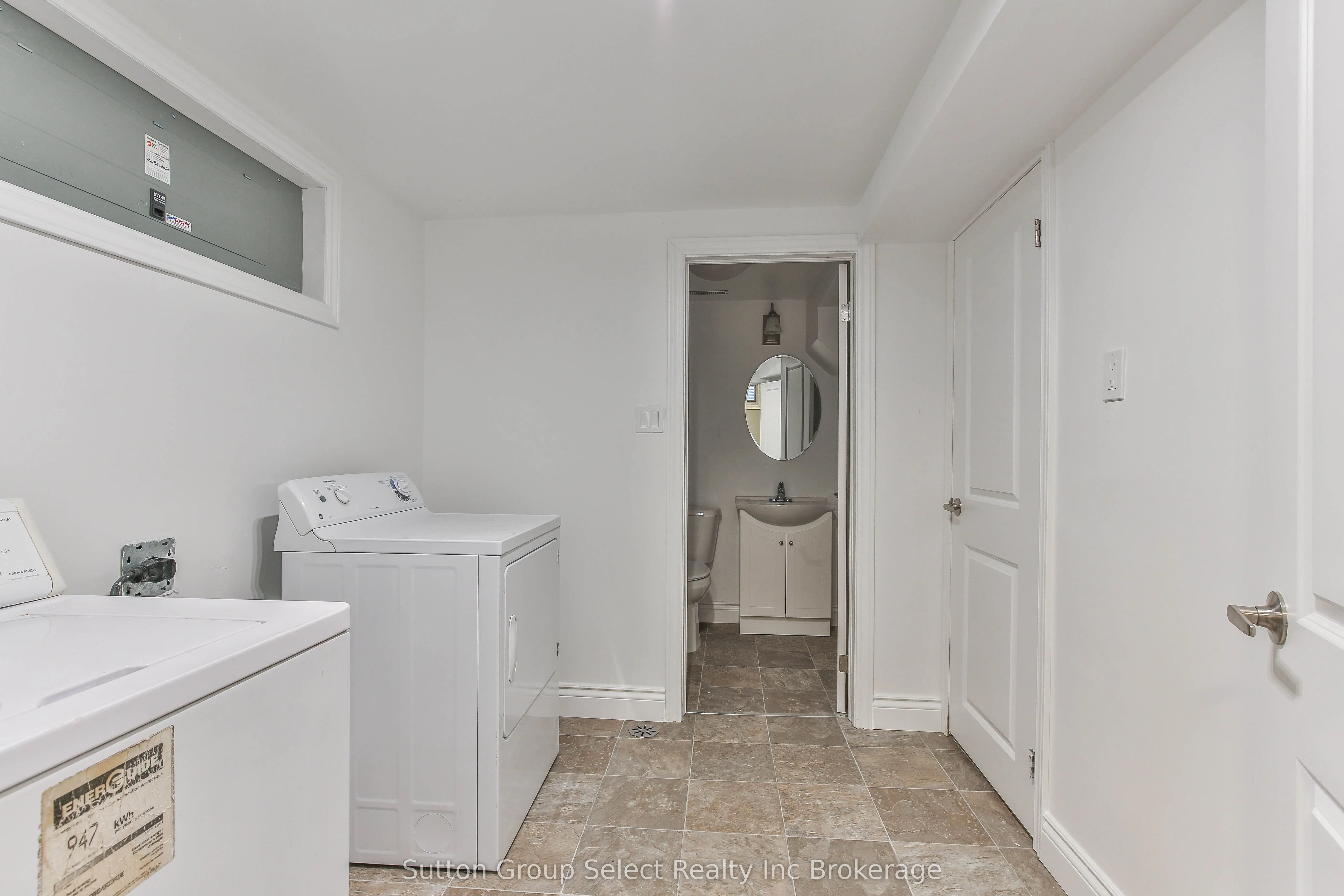 1009 A Nesbitt Crescent