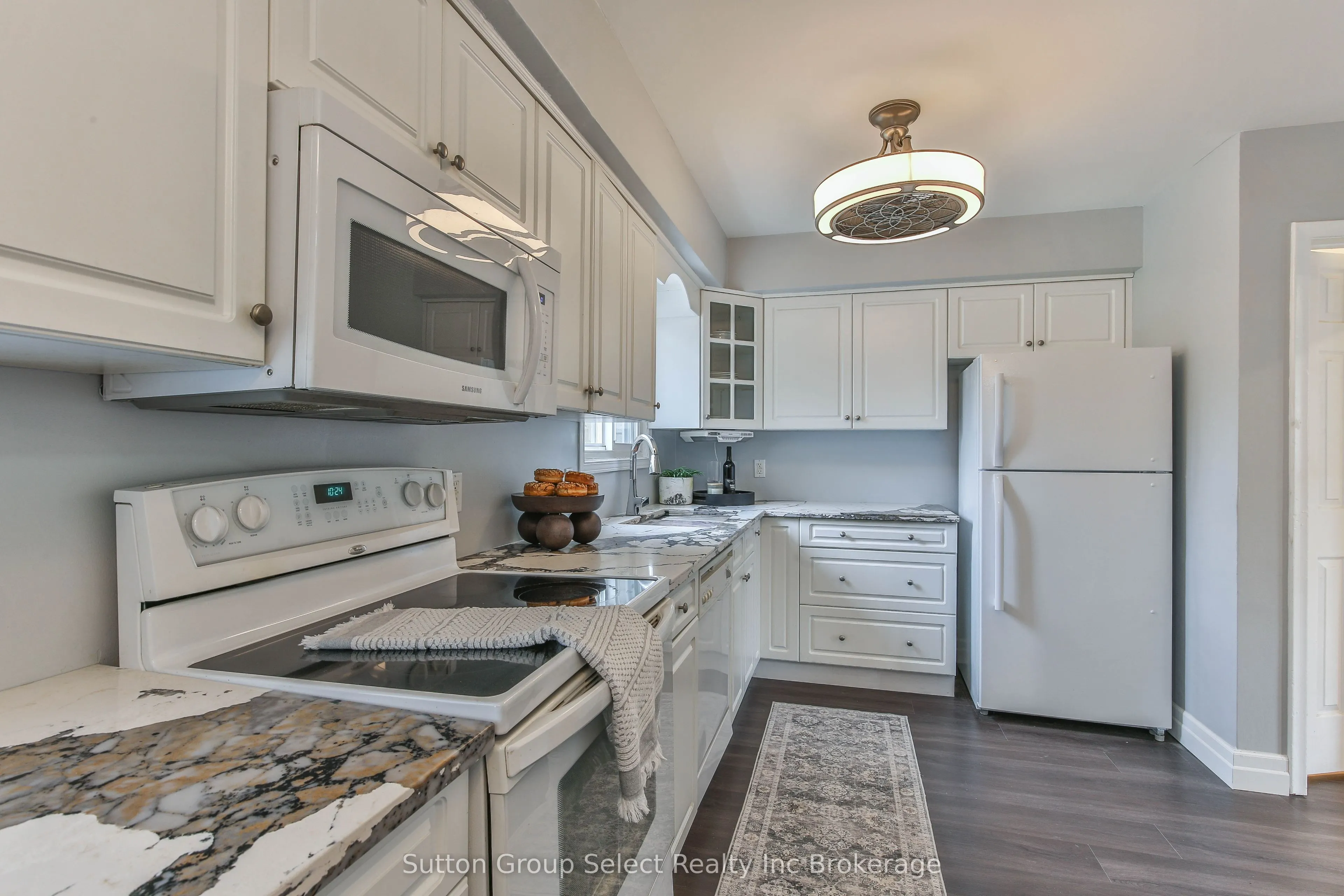 1009 A Nesbitt Crescent