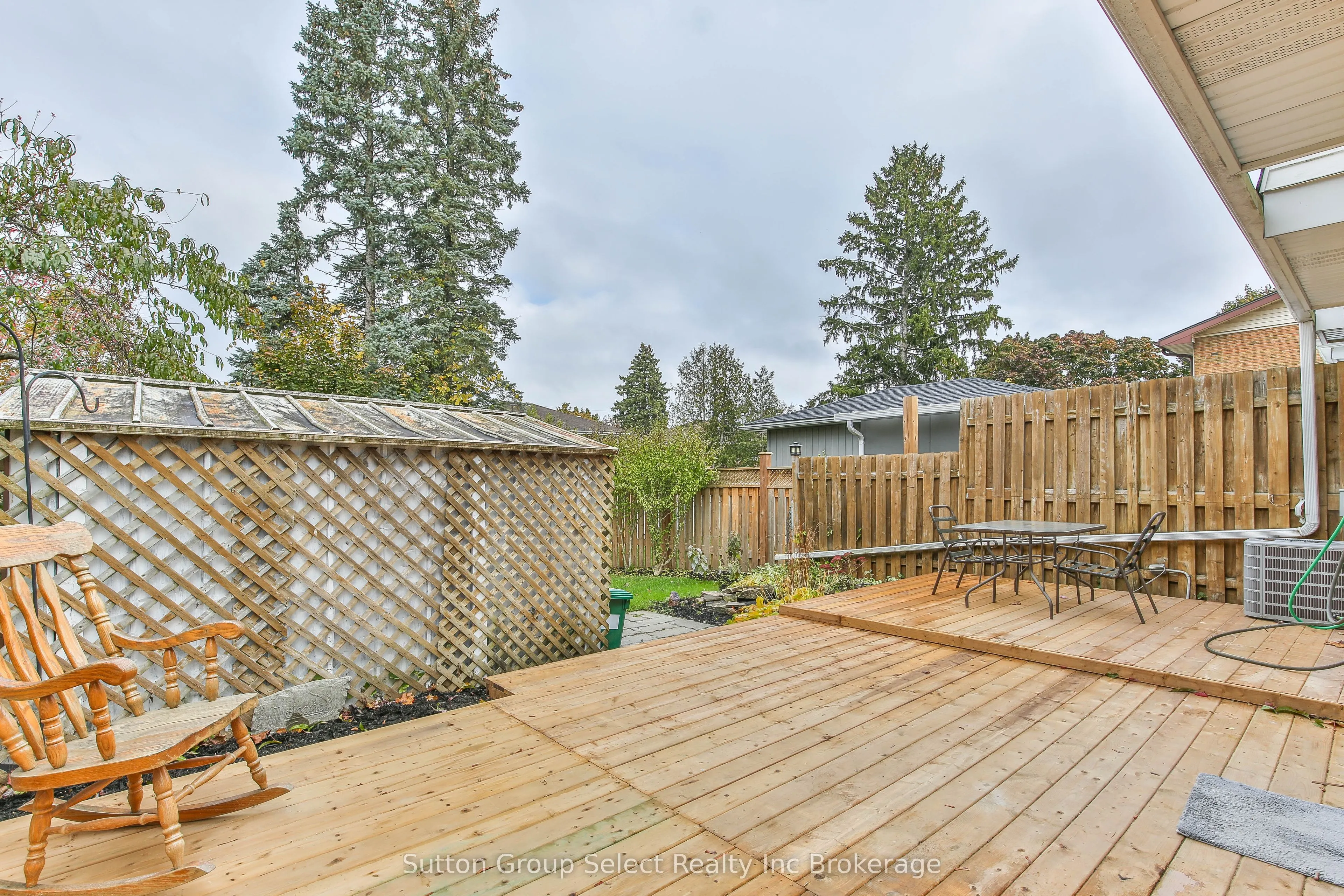 1009 A Nesbitt Crescent