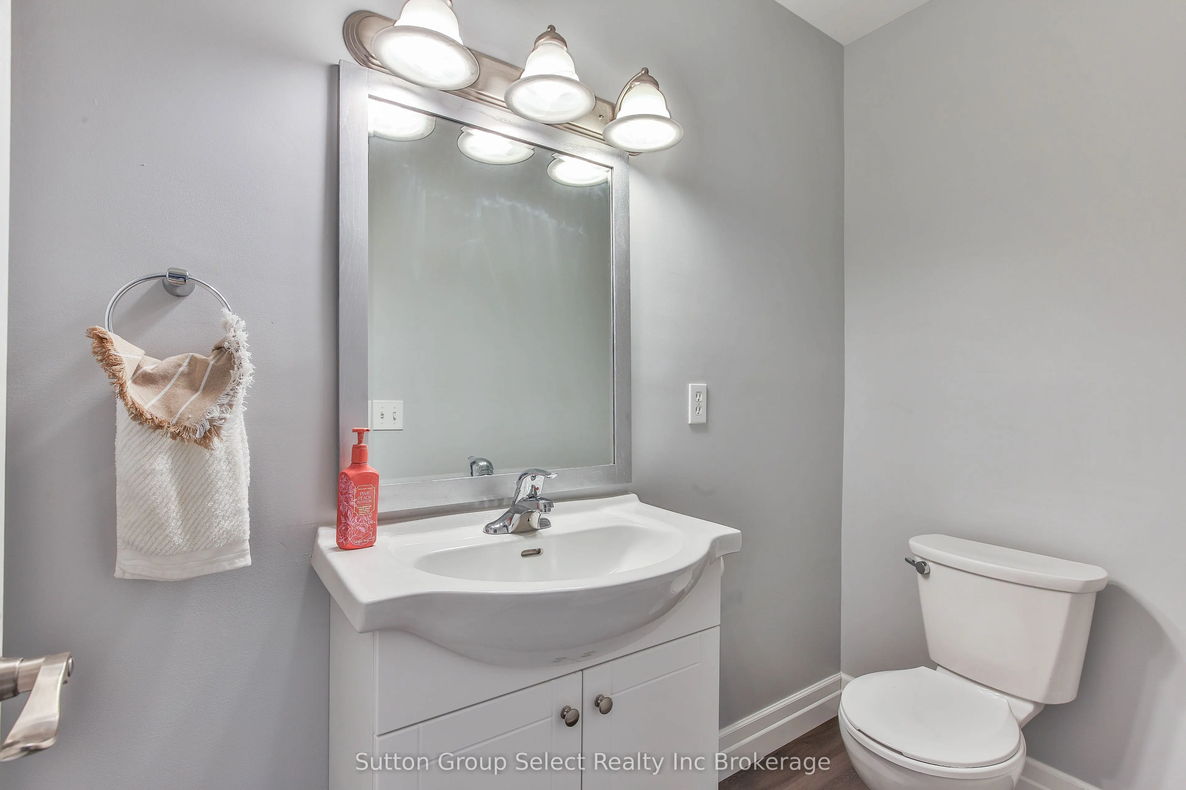 1009 A Nesbitt Crescent