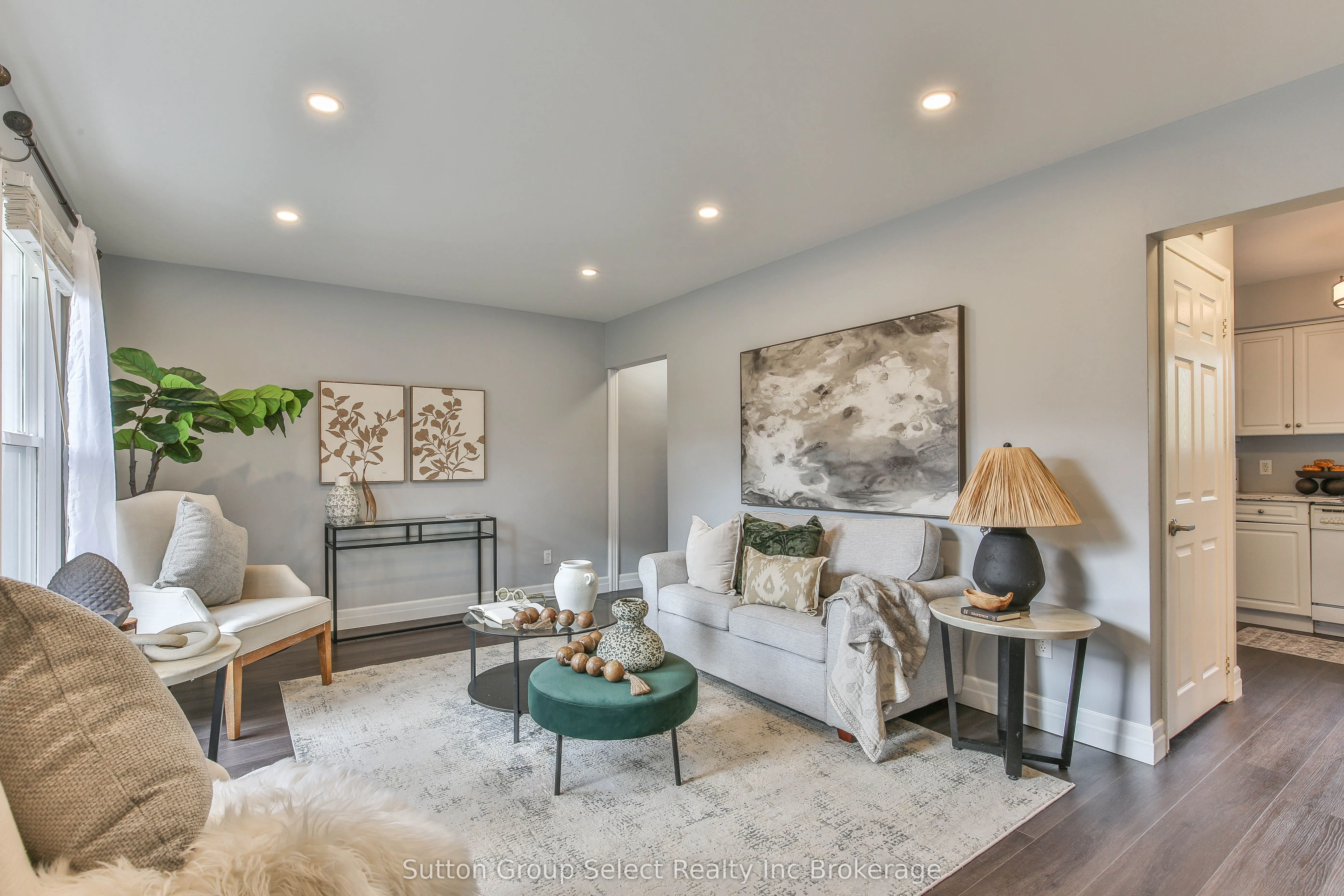 1009 A Nesbitt Crescent