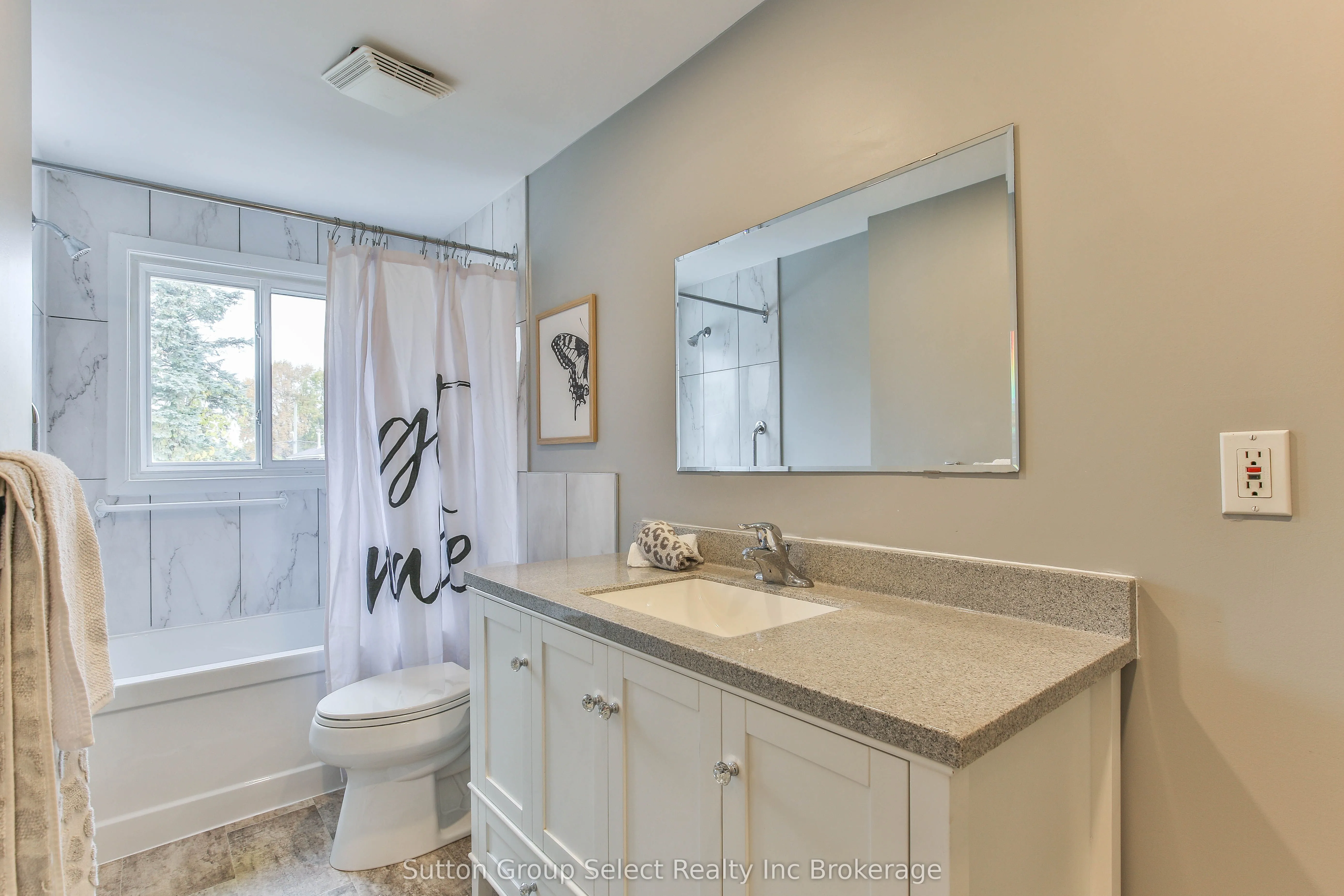 1009 A Nesbitt Crescent