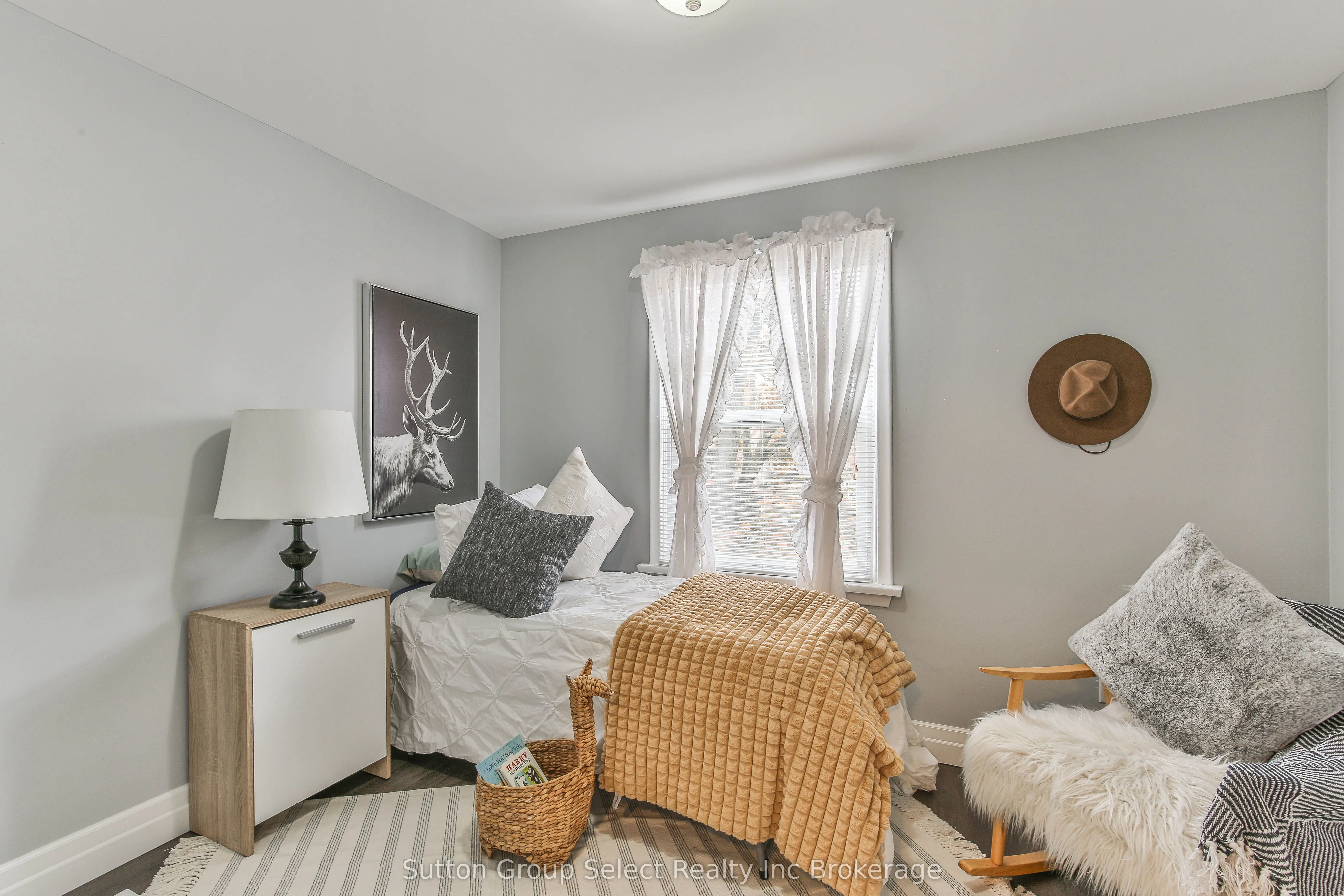 1009 A Nesbitt Crescent