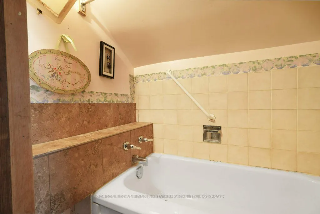 808 Kitley/eliz Line