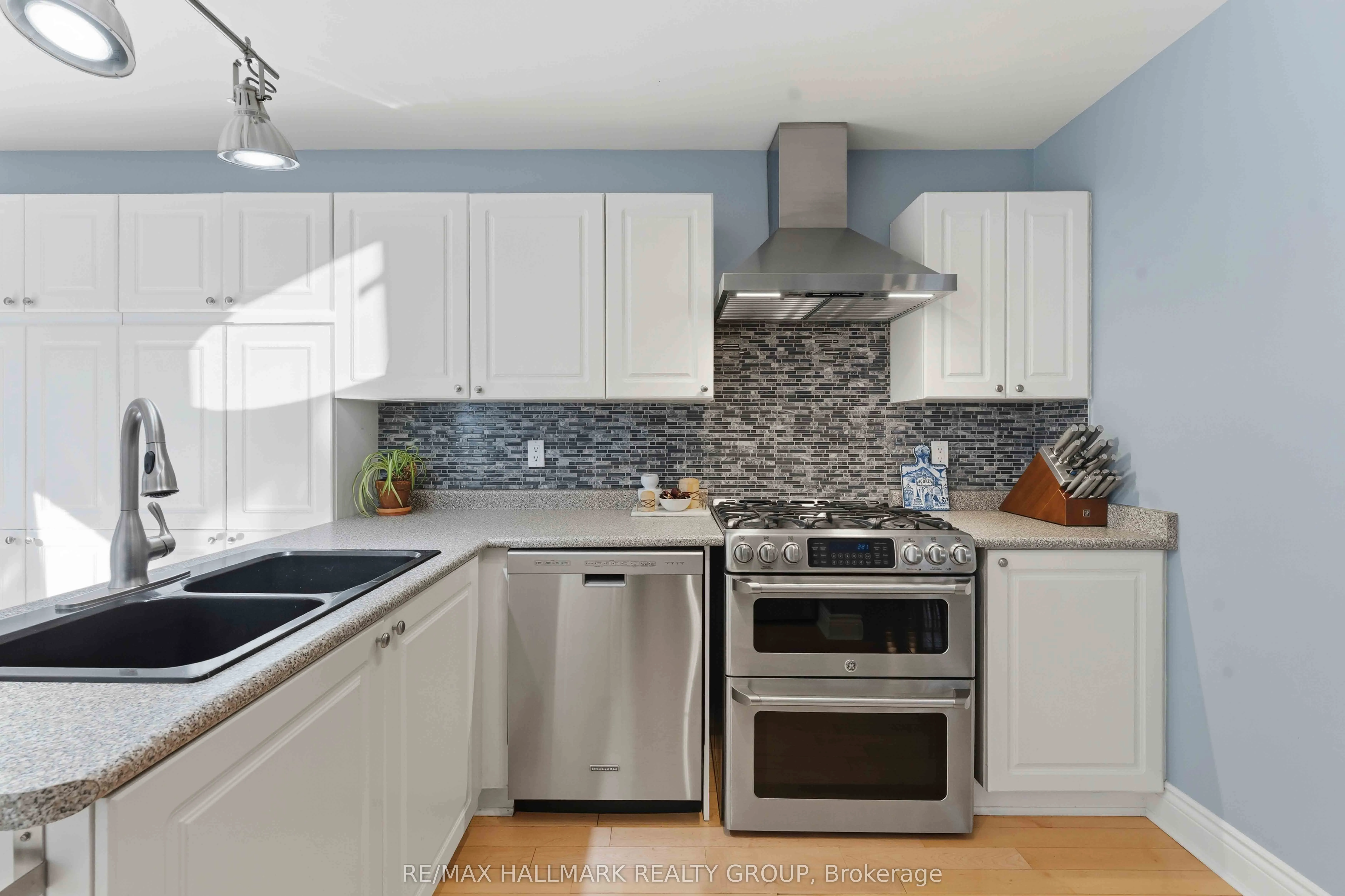 661 Arc en Ciel Street