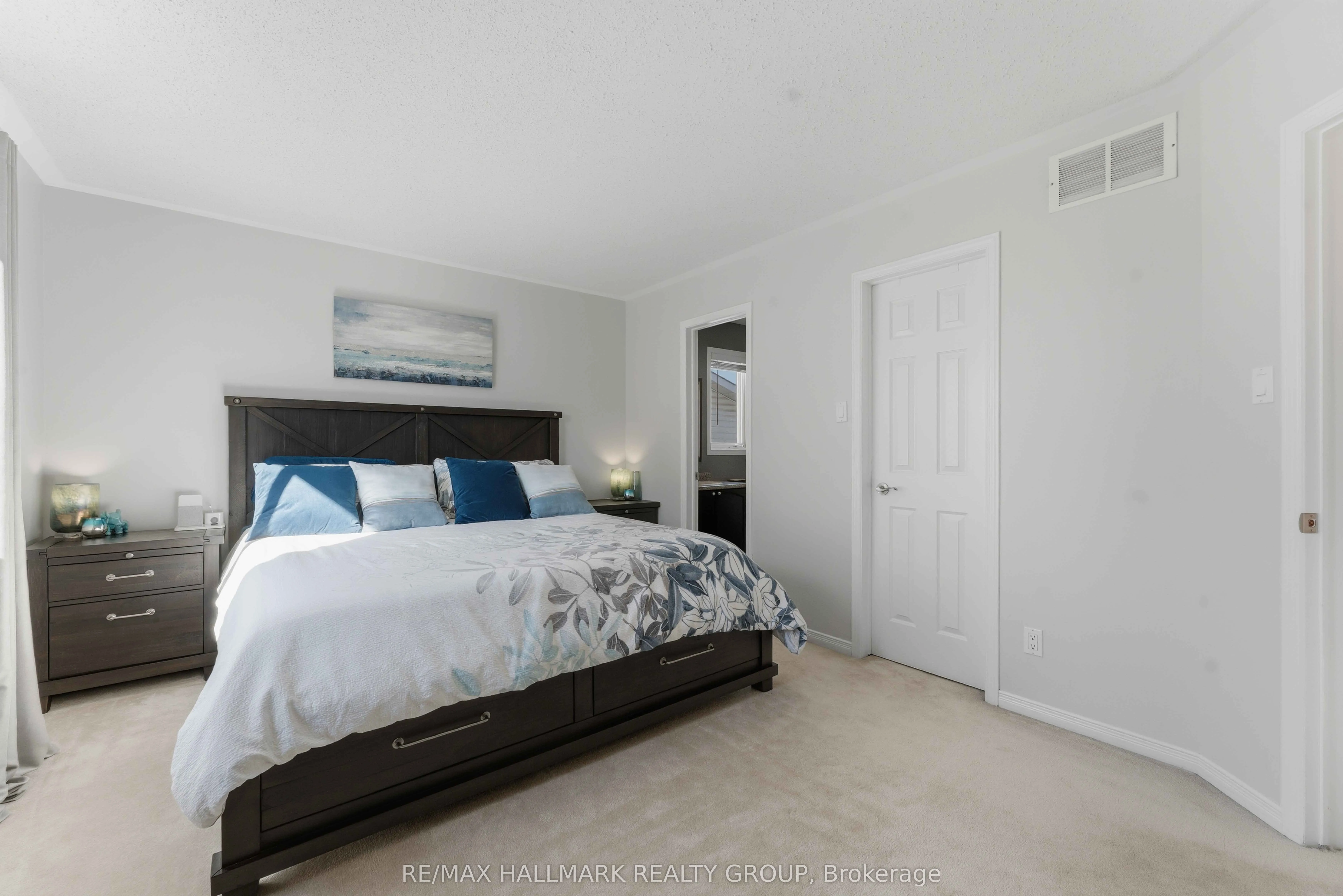 661 Arc en Ciel Street