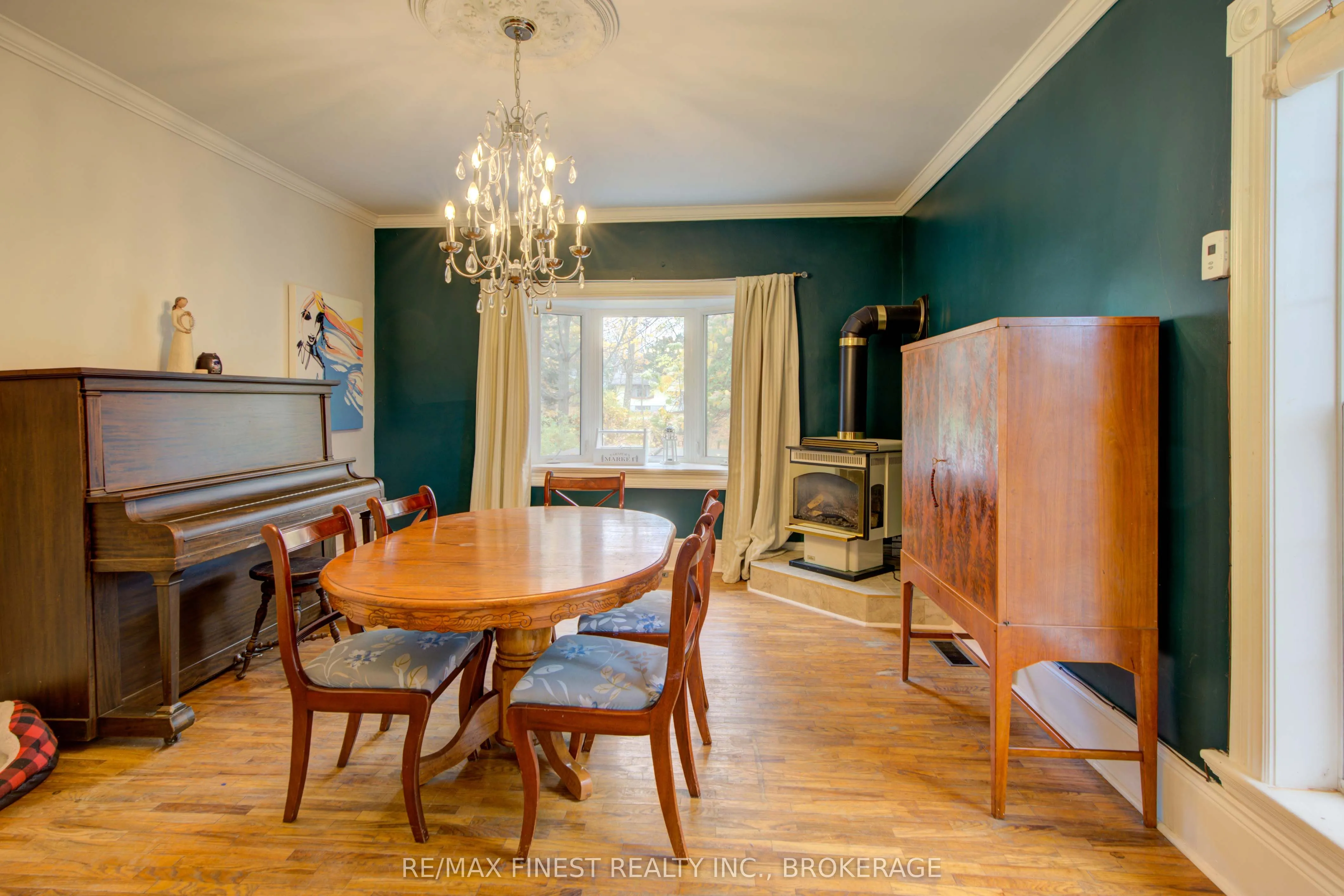 1128 Elizabeth Street