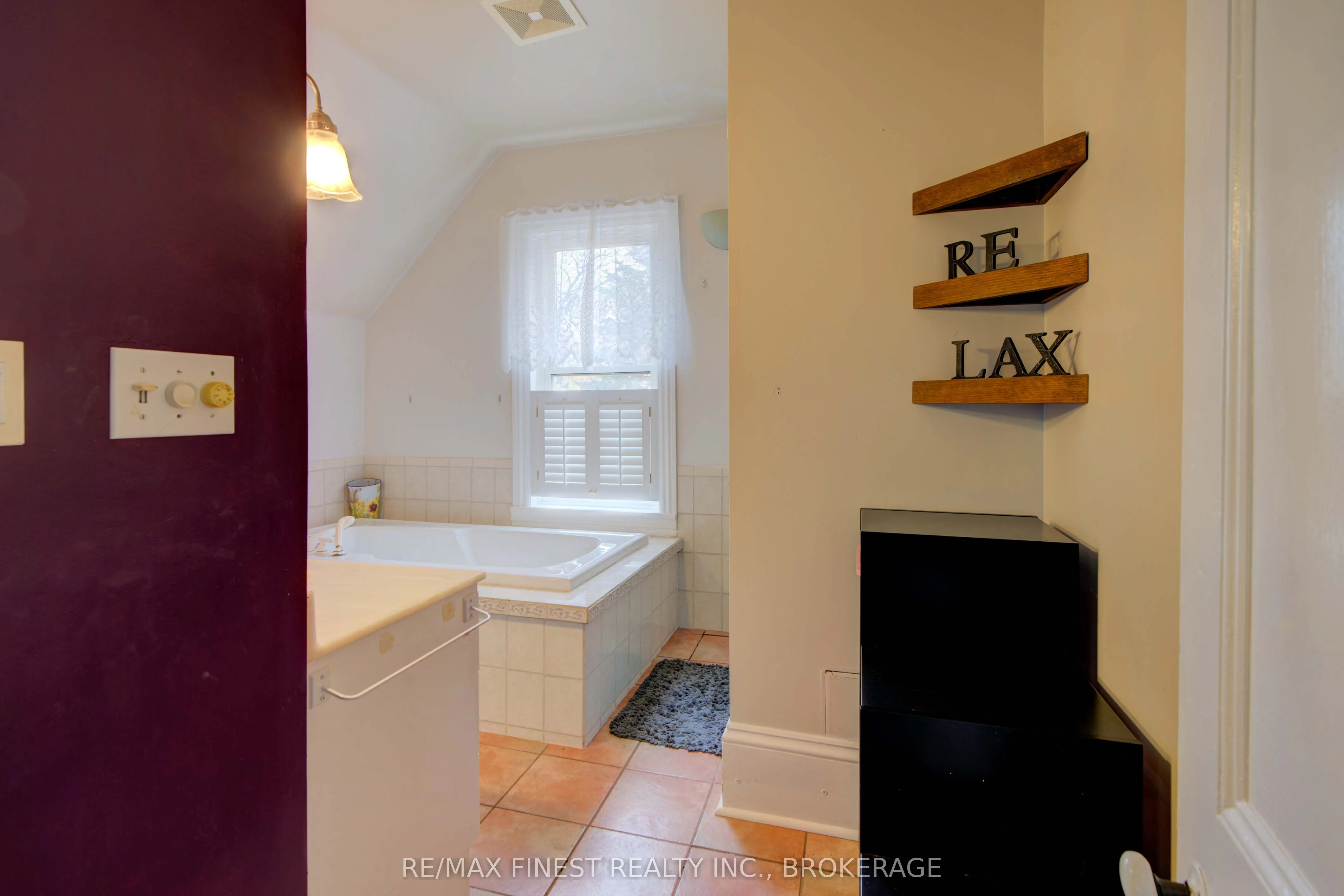 1128 Elizabeth Street