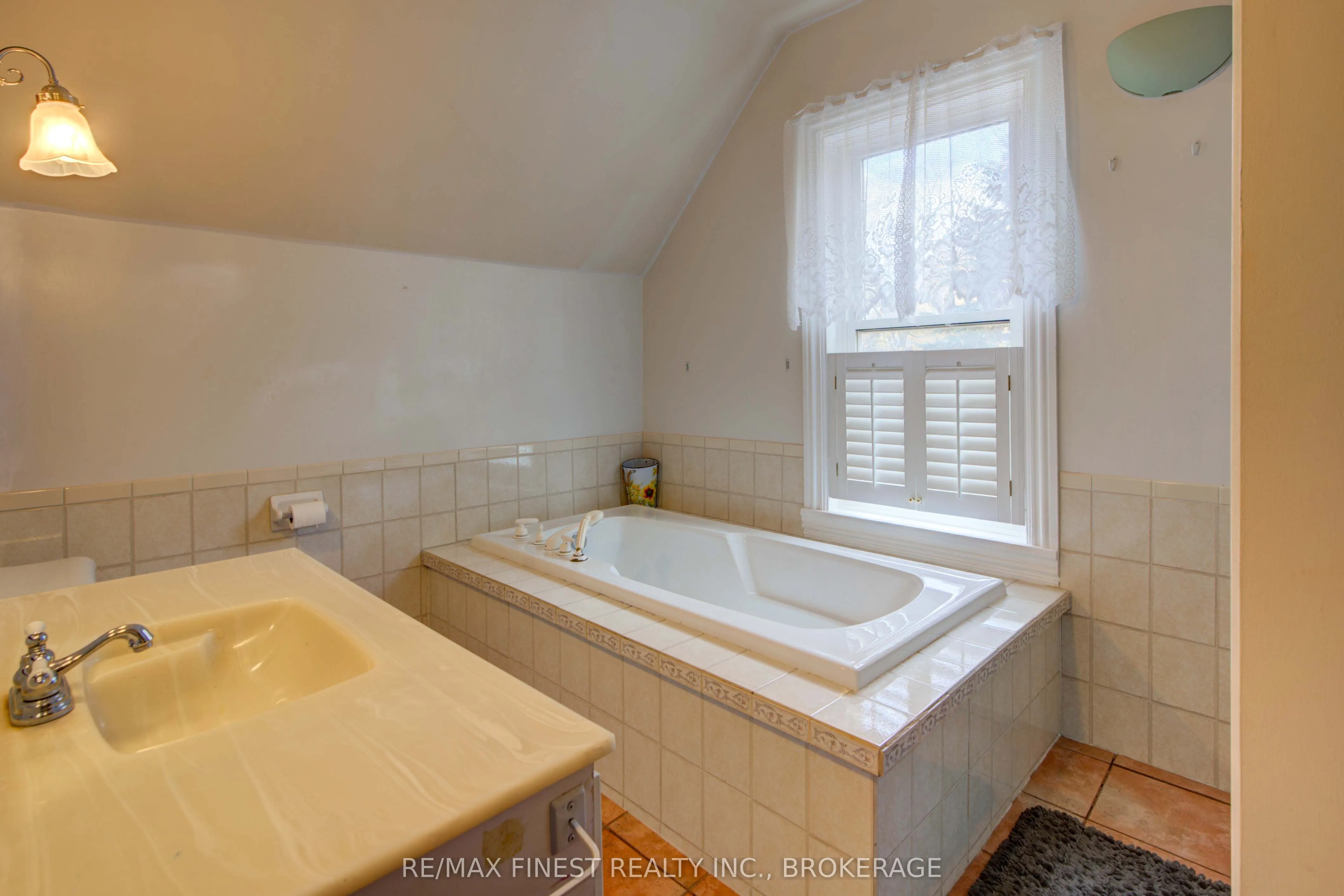 1128 Elizabeth Street