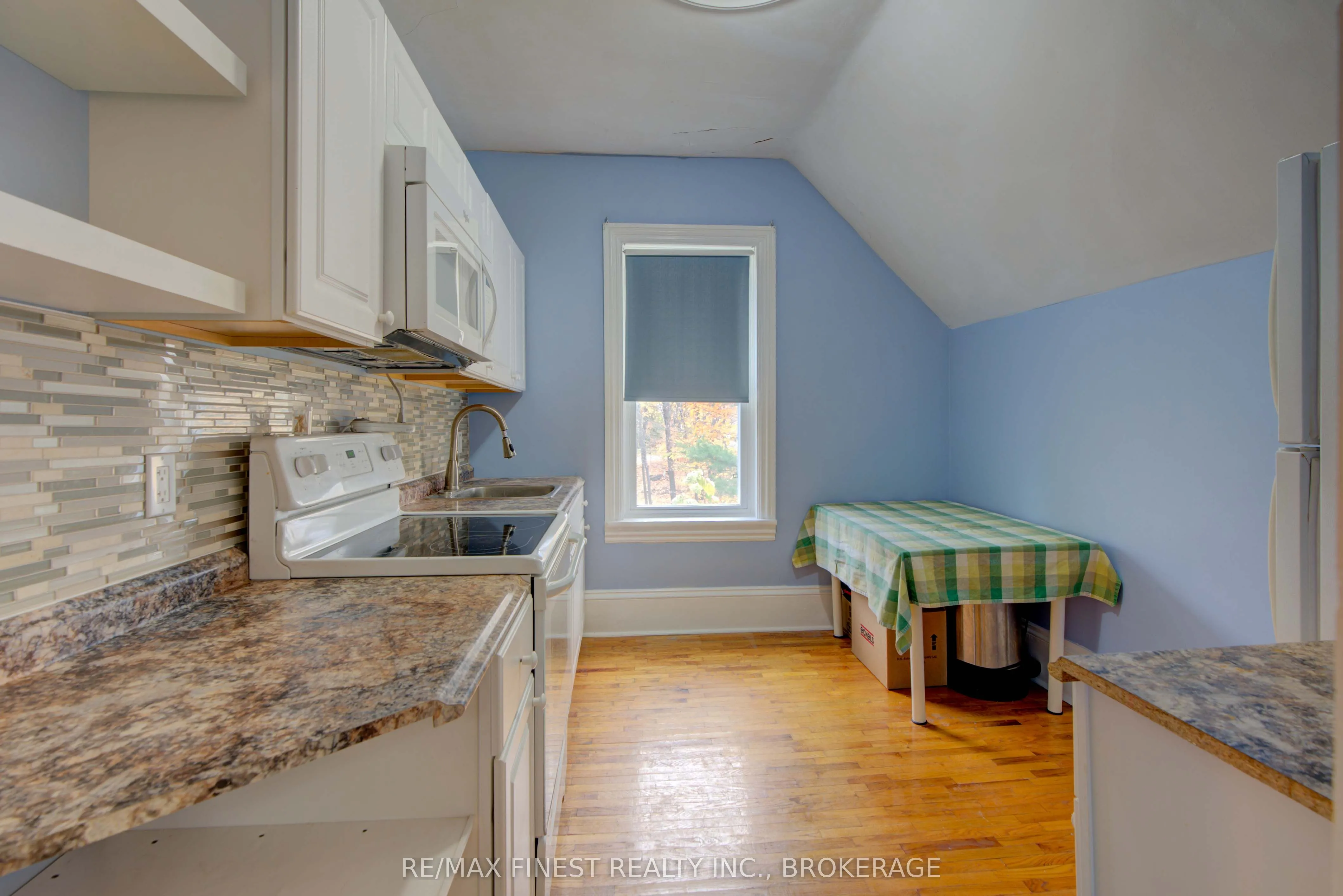 1128 Elizabeth Street