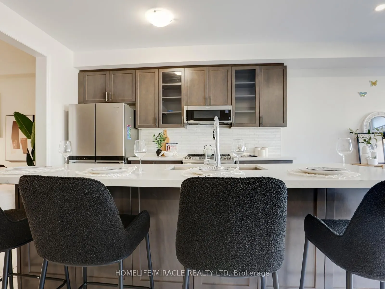 166 Deerpath Drive, #100