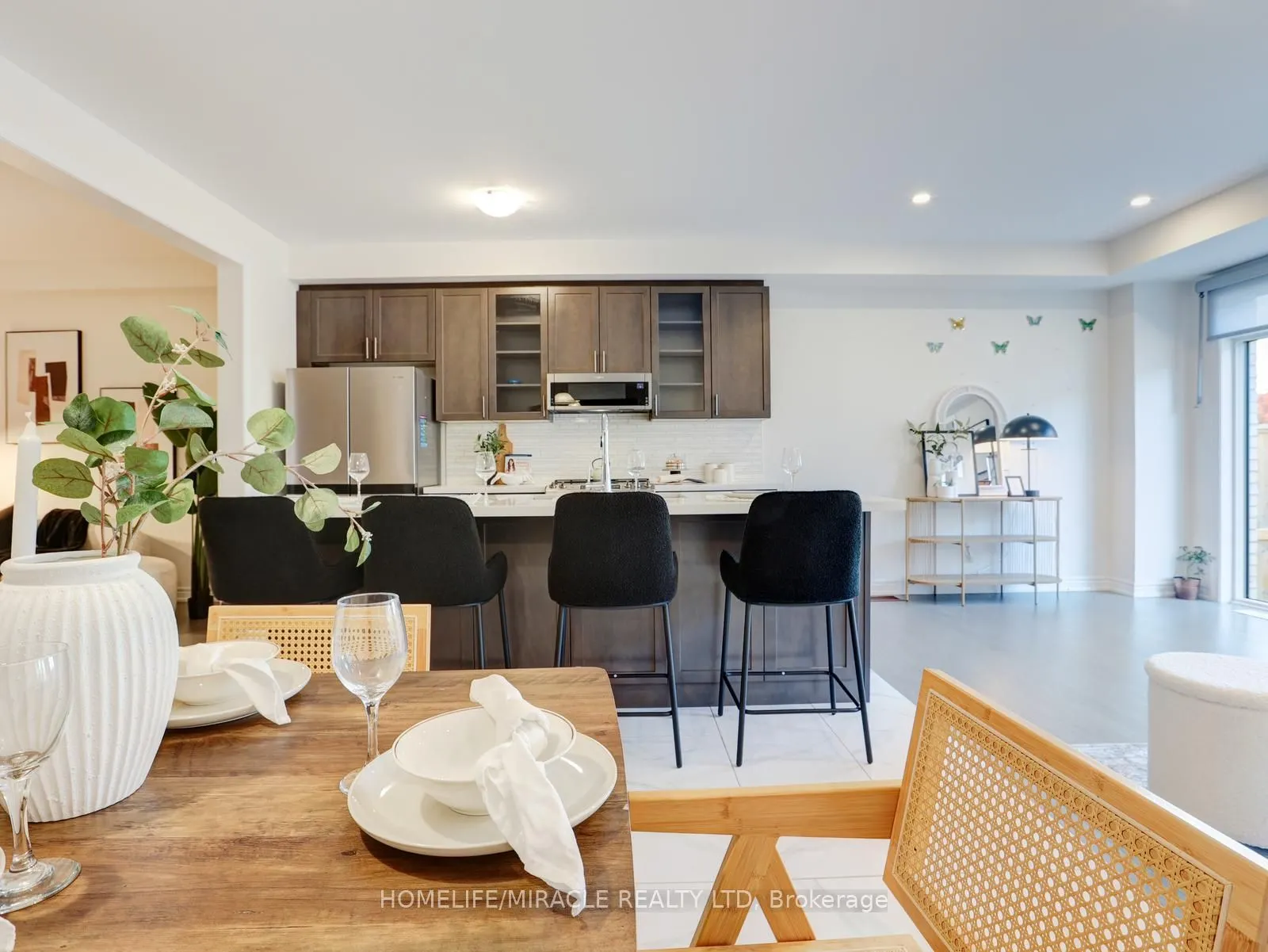 166 Deerpath Drive, #100