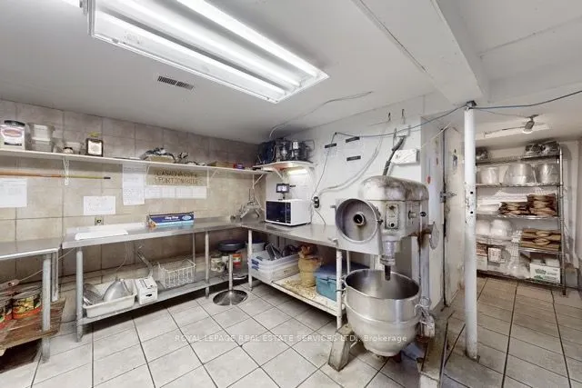 872 Upper Sherman Avenue