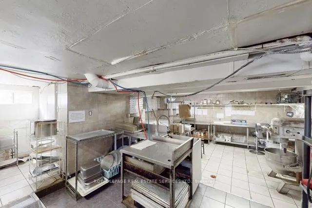 872 Upper Sherman Avenue