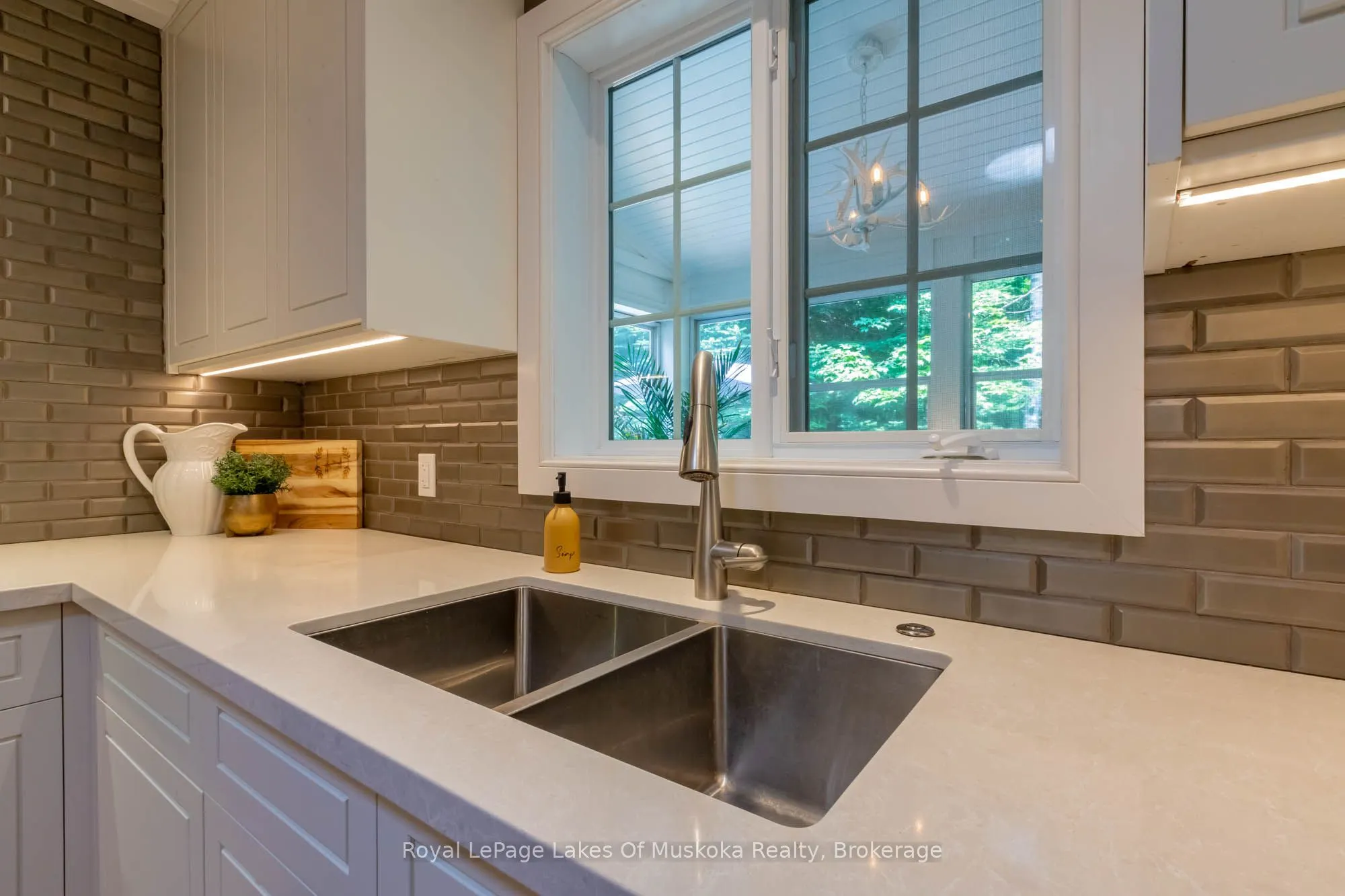 24 BIRCHWOOD Crescent