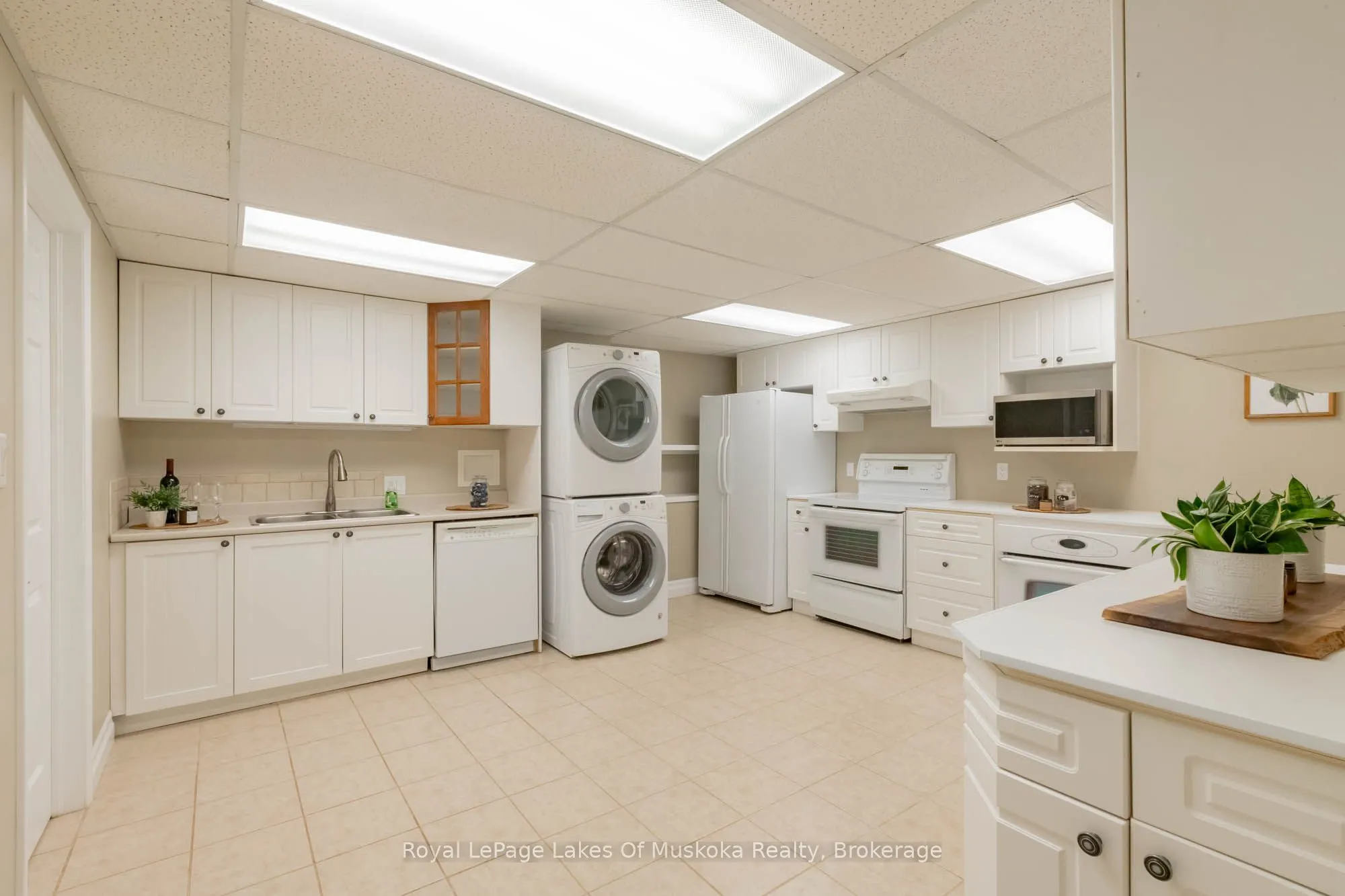 24 BIRCHWOOD Crescent