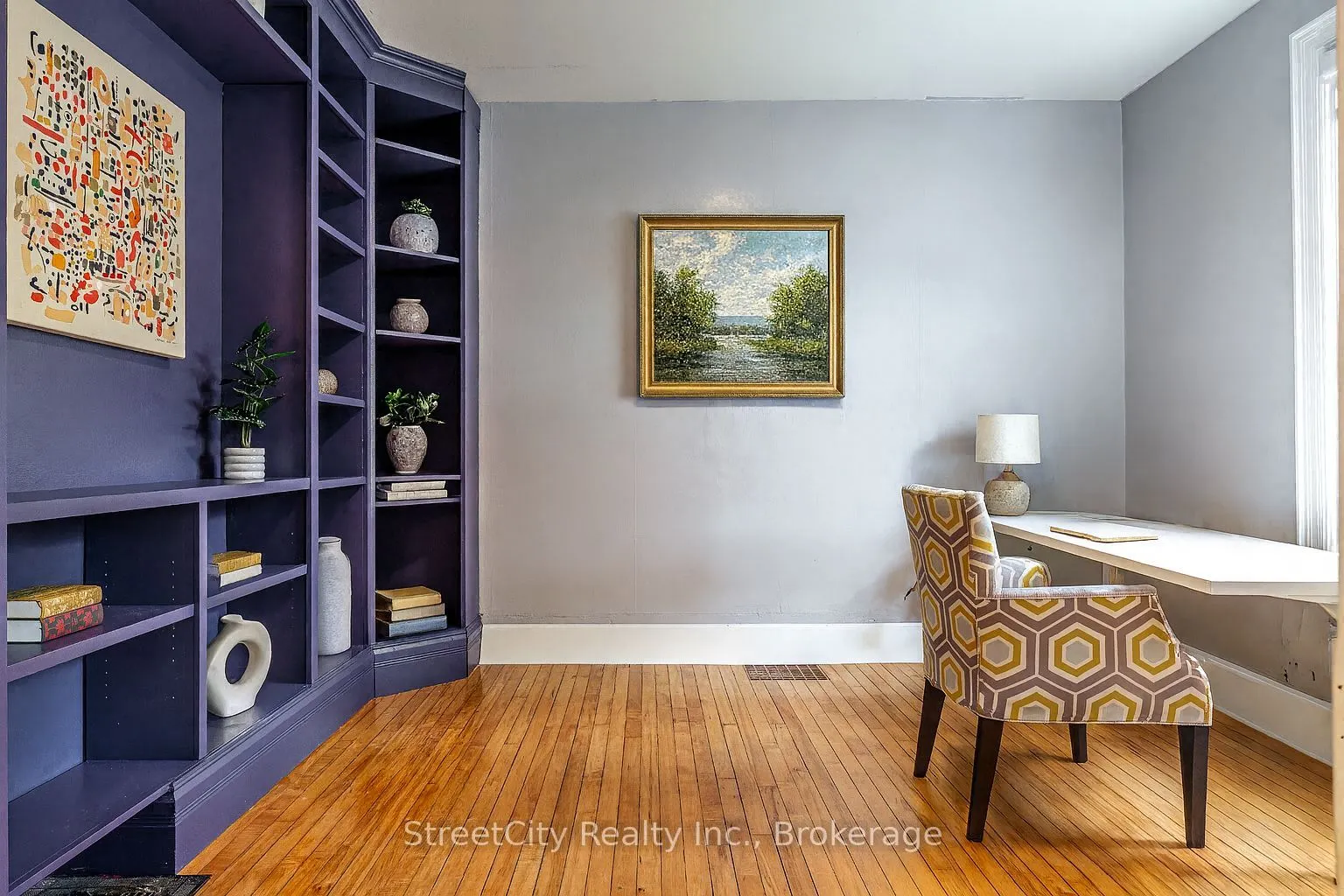 18 Waterloo Street N