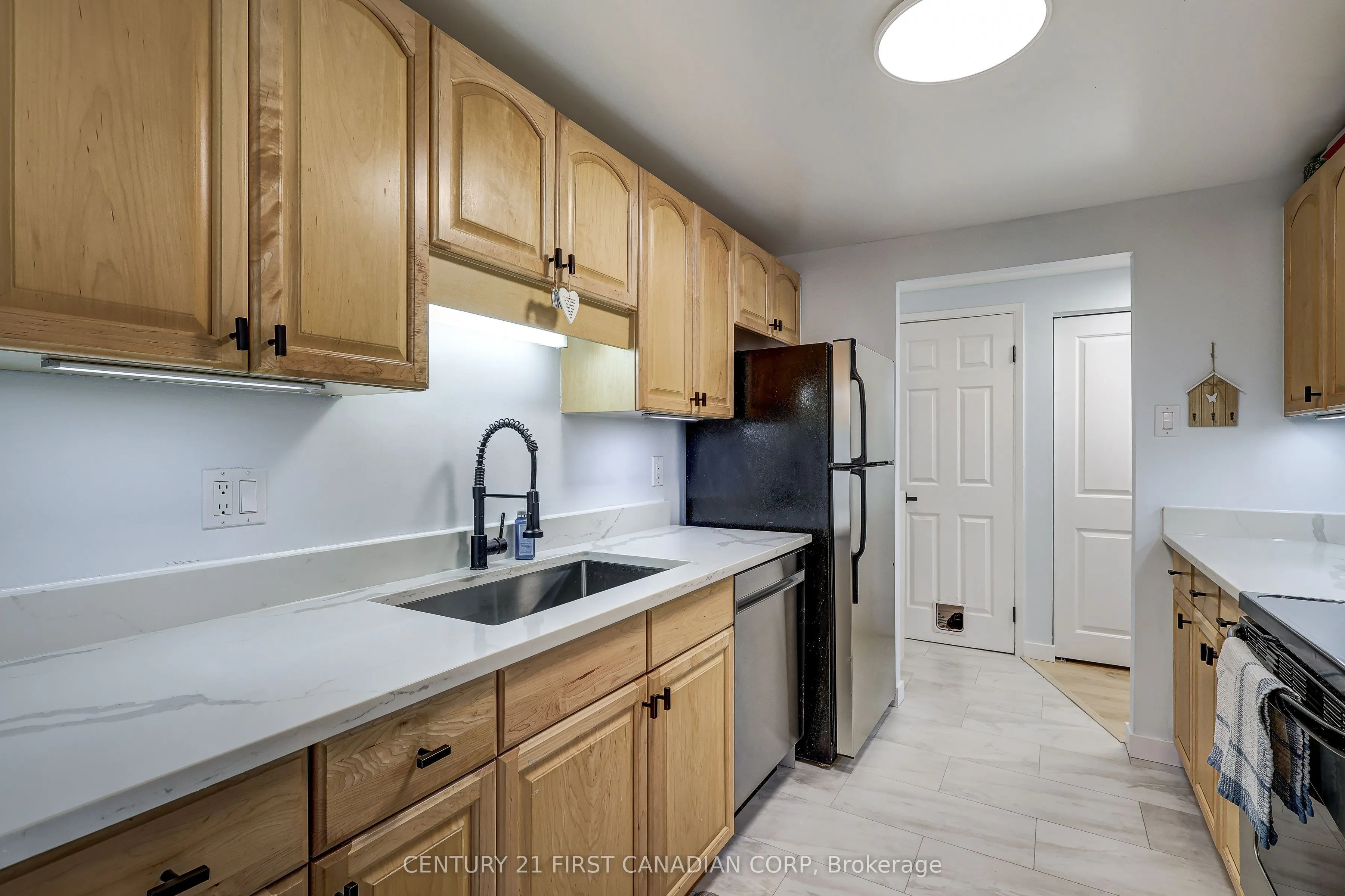 155 Kent Street, #506