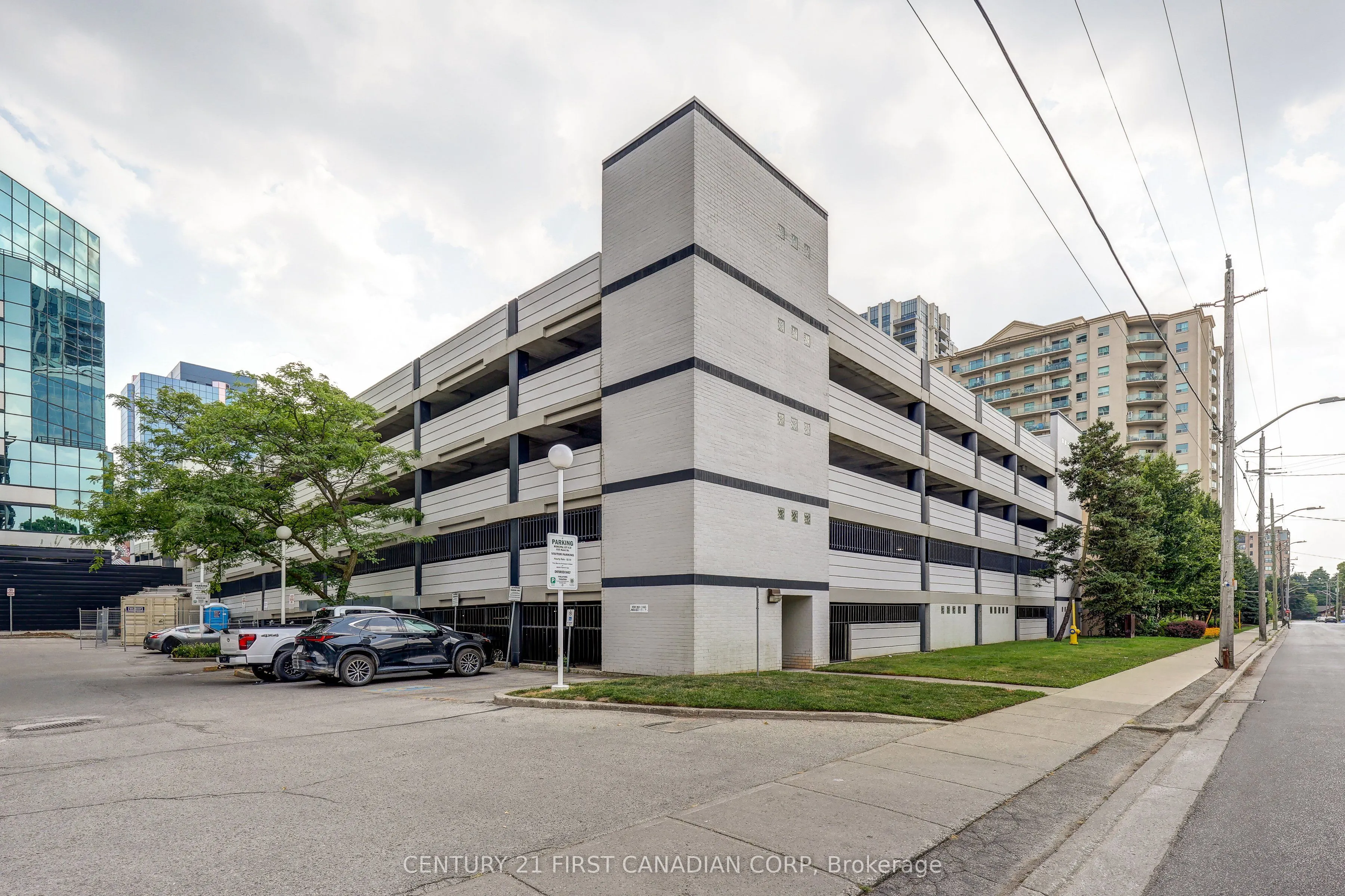 155 Kent Street, #506