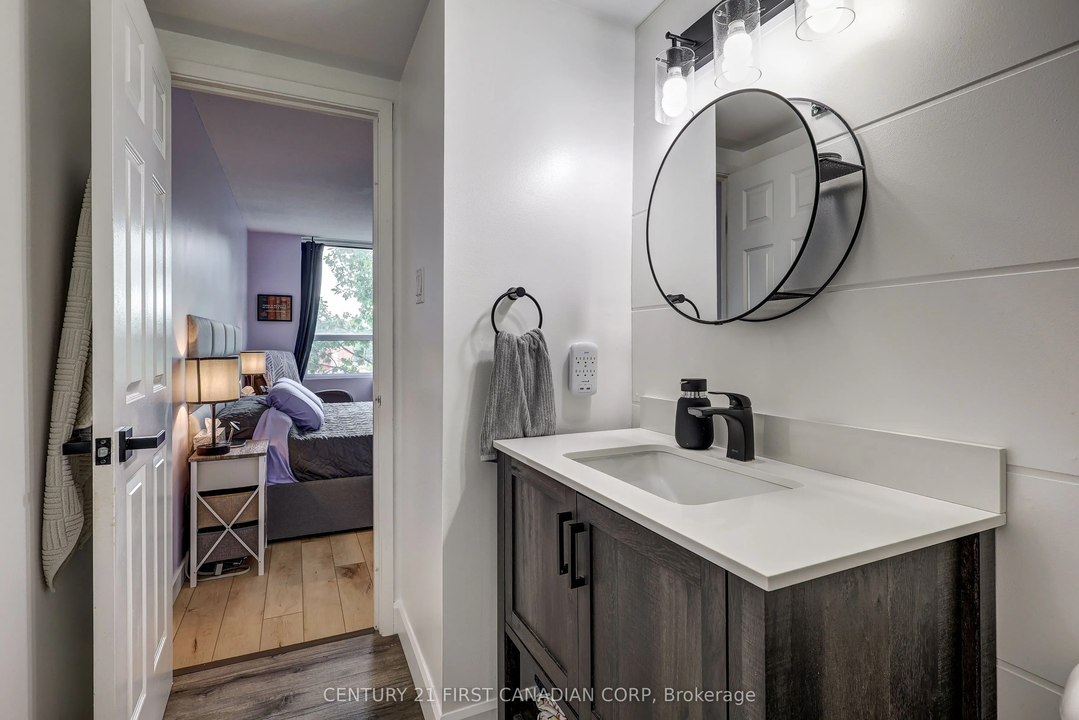 155 Kent Street, #506