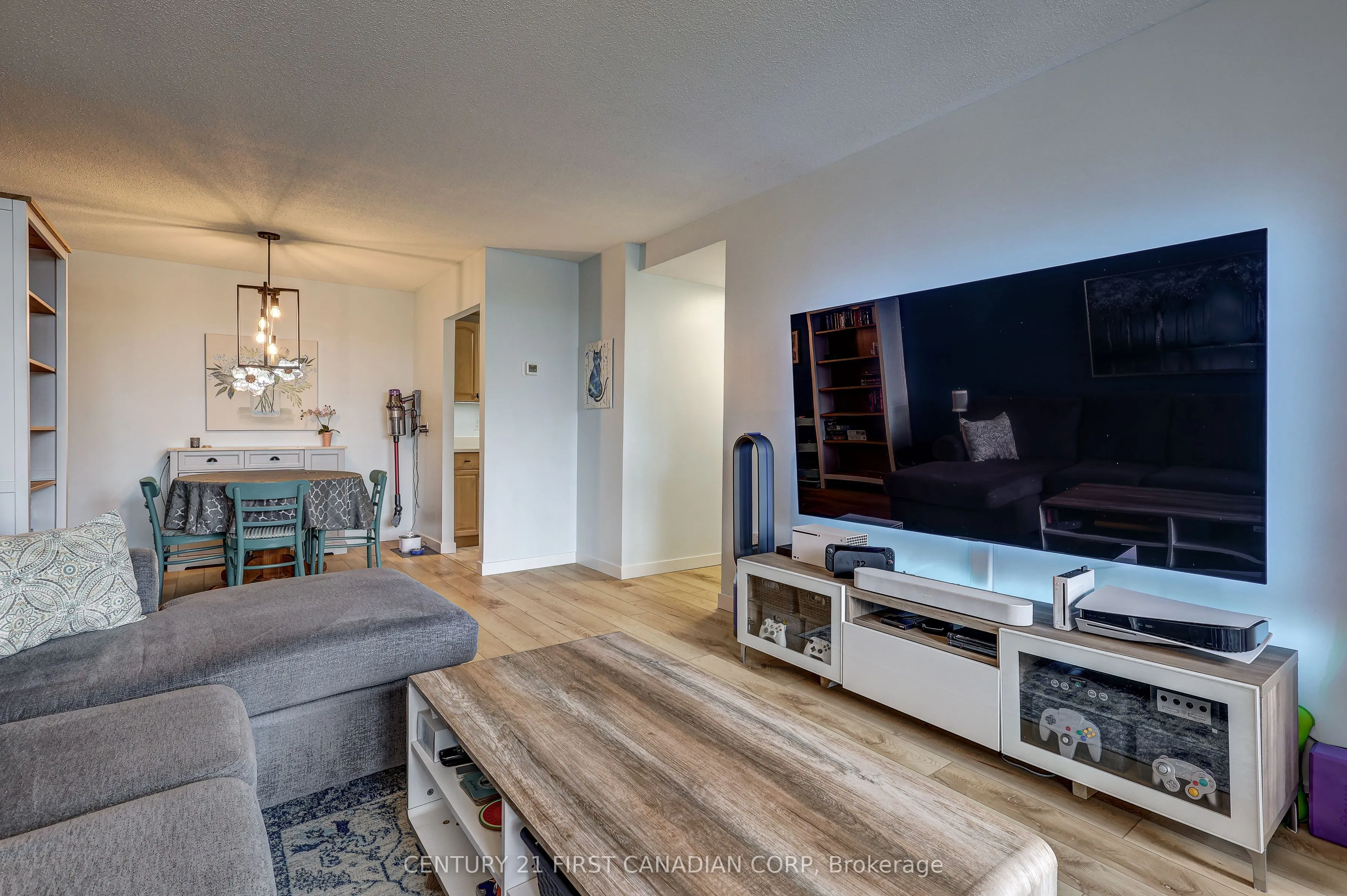 155 Kent Street, #506