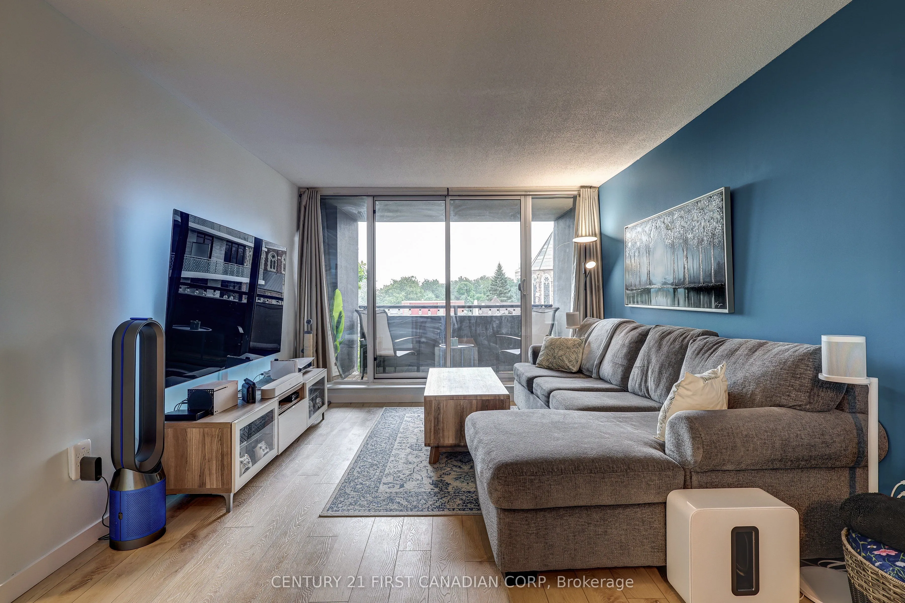 155 Kent Street, #506