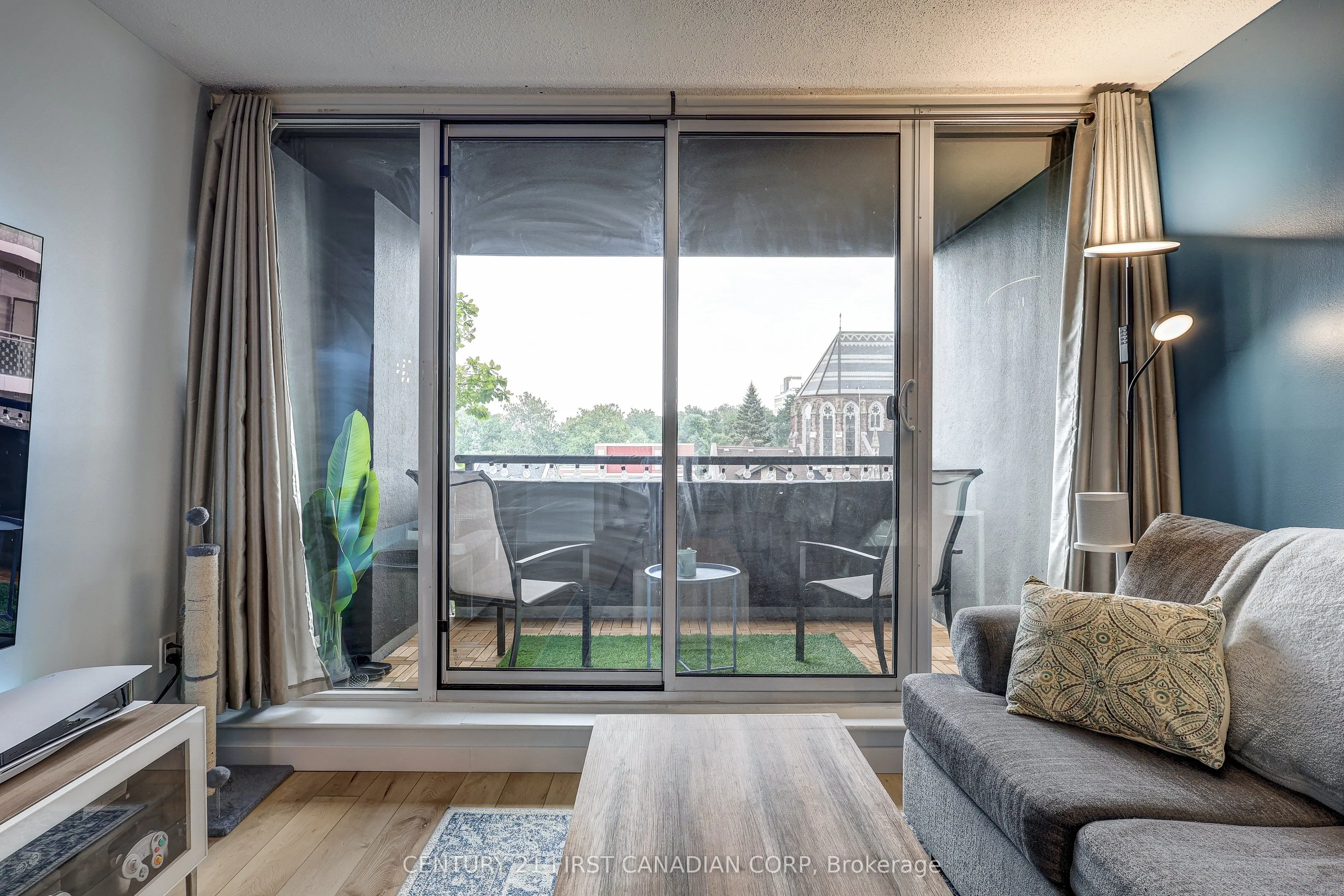 155 Kent Street, #506