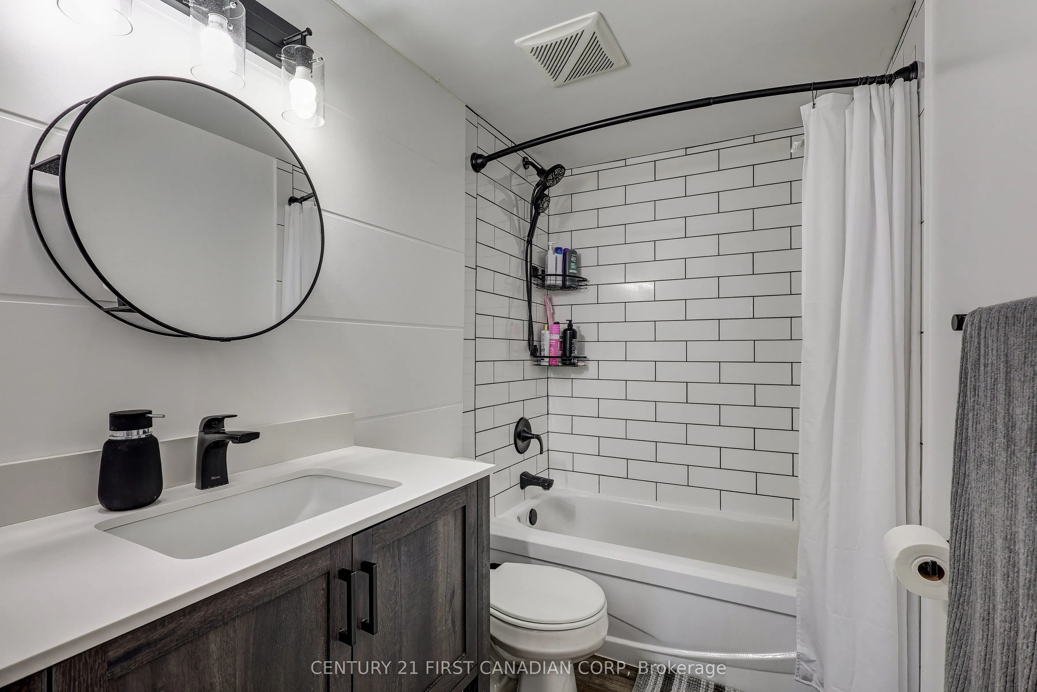 155 Kent Street, #506