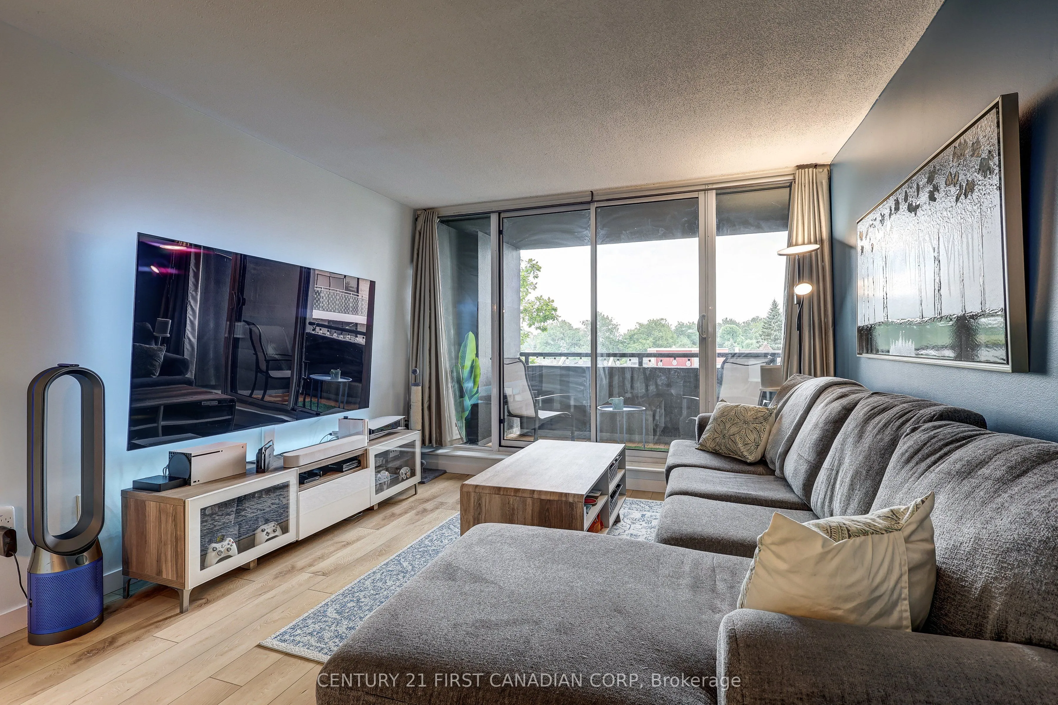 155 Kent Street, #506