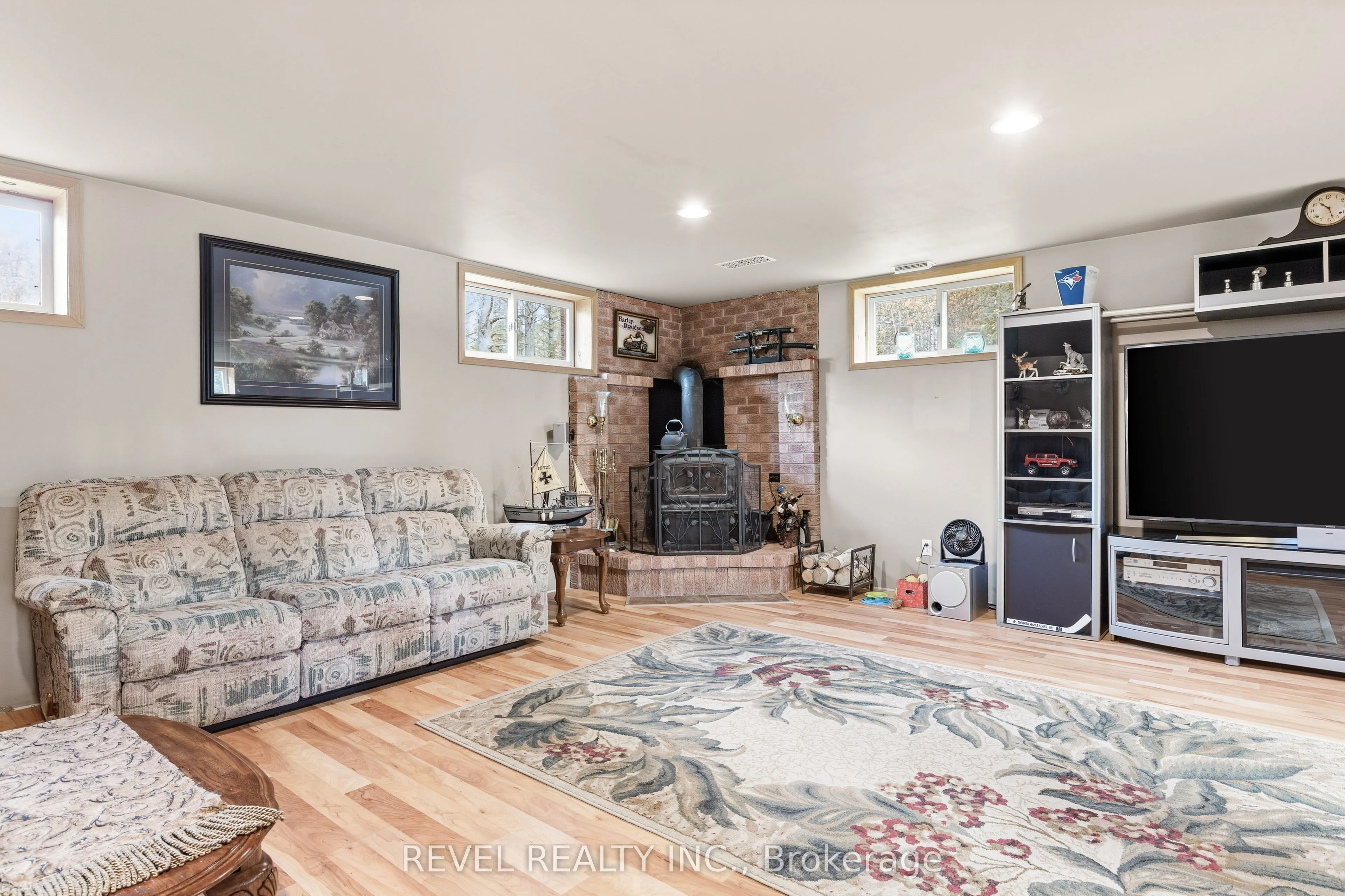 2371 County Rd 48 Road