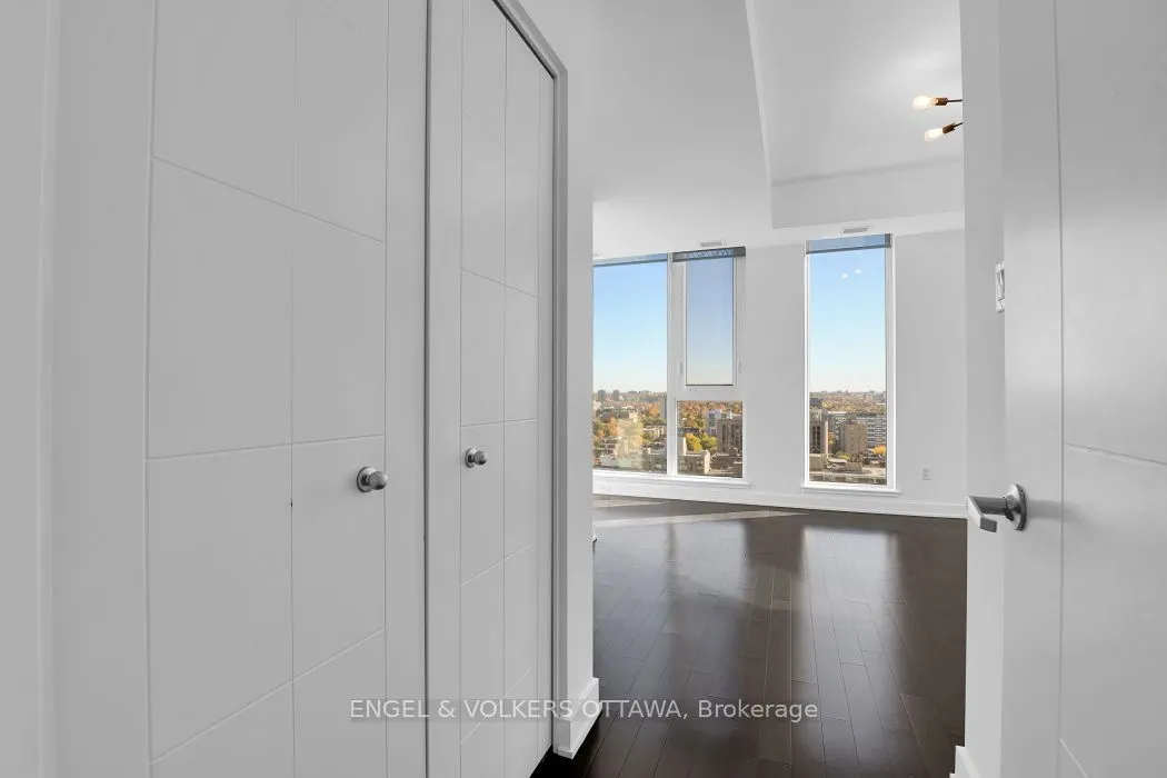 179 Metcalfe Street, #2006