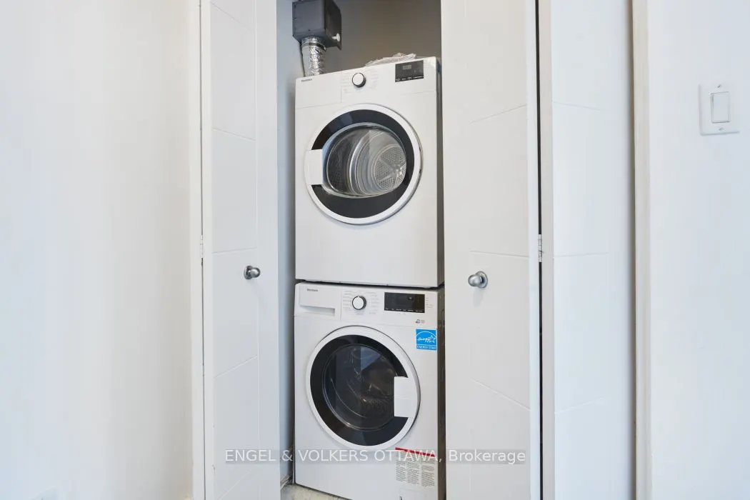 179 Metcalfe Street, #2006