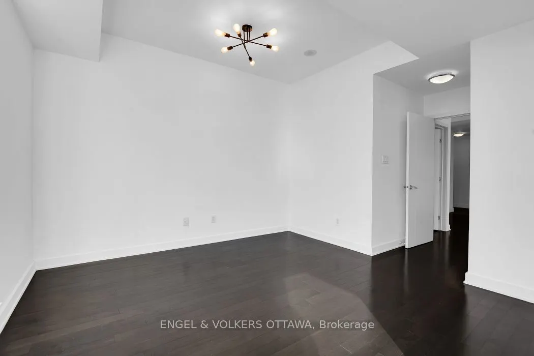 179 Metcalfe Street, #2006