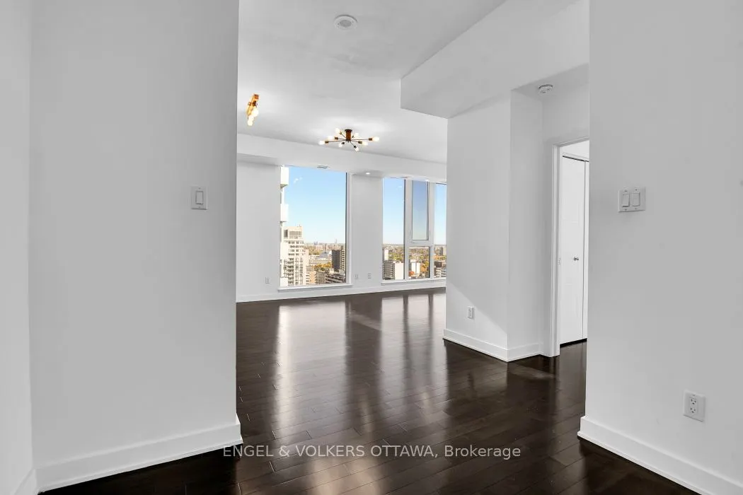 179 Metcalfe Street, #2006