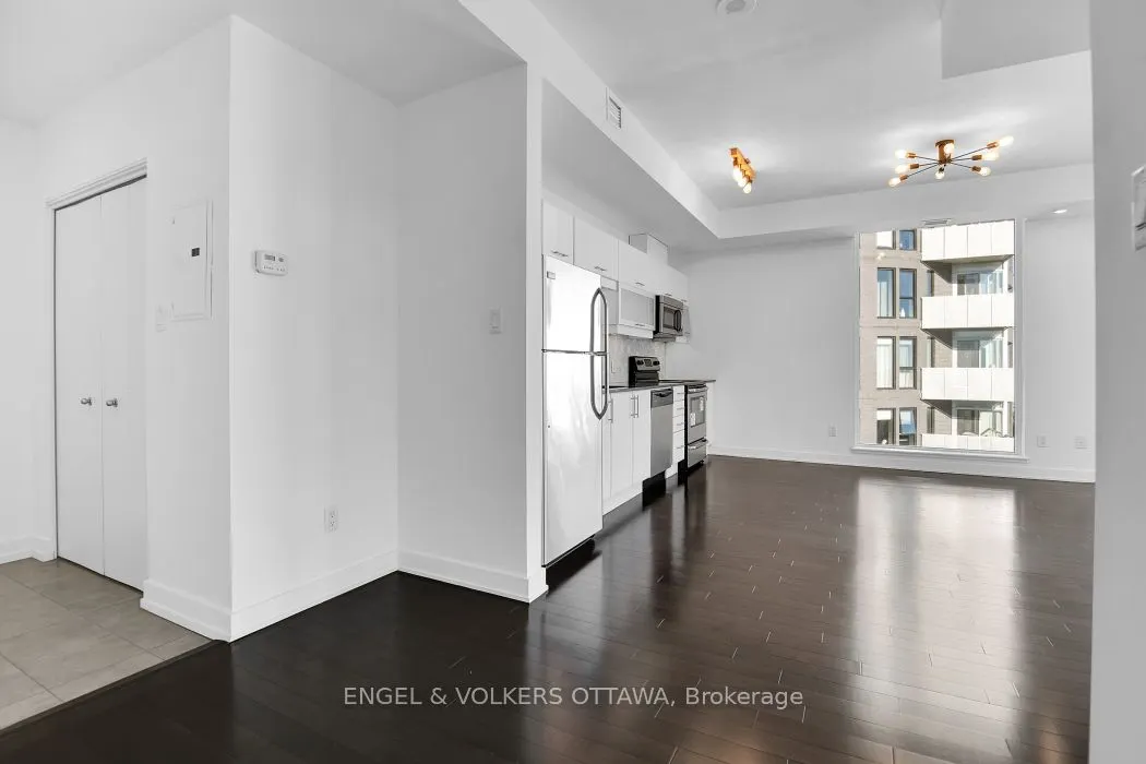 179 Metcalfe Street, #2006