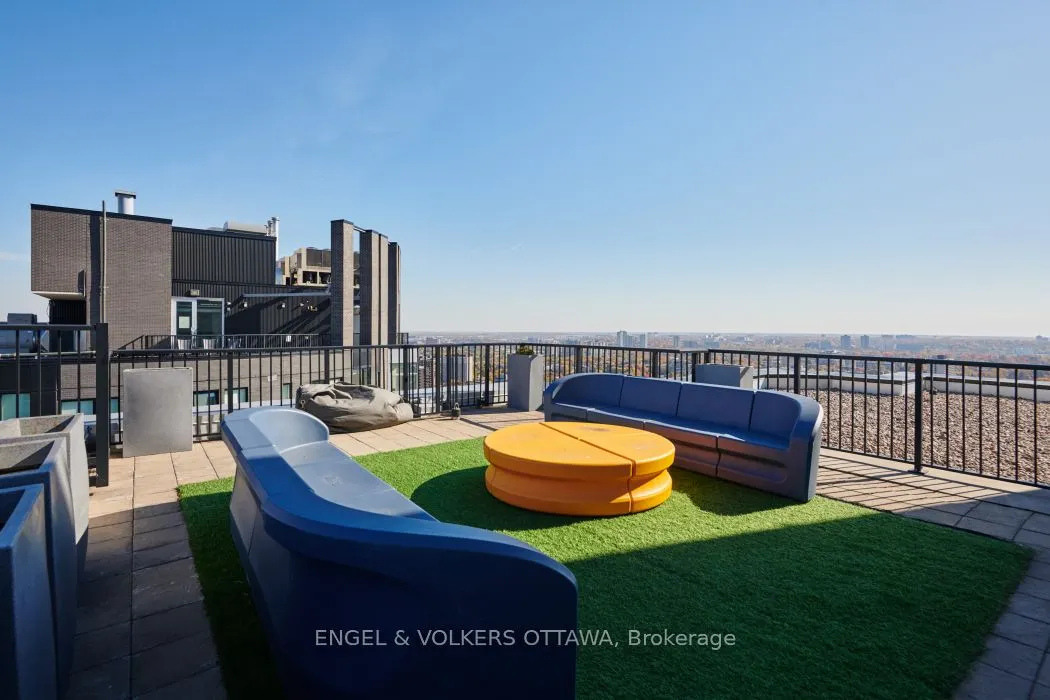 179 Metcalfe Street, #2006