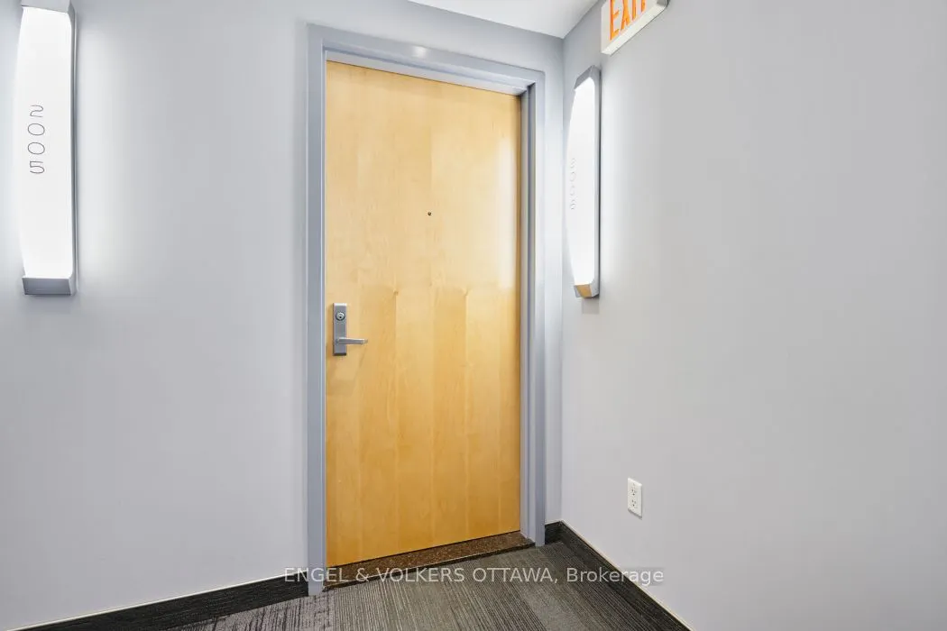 179 Metcalfe Street, #2006