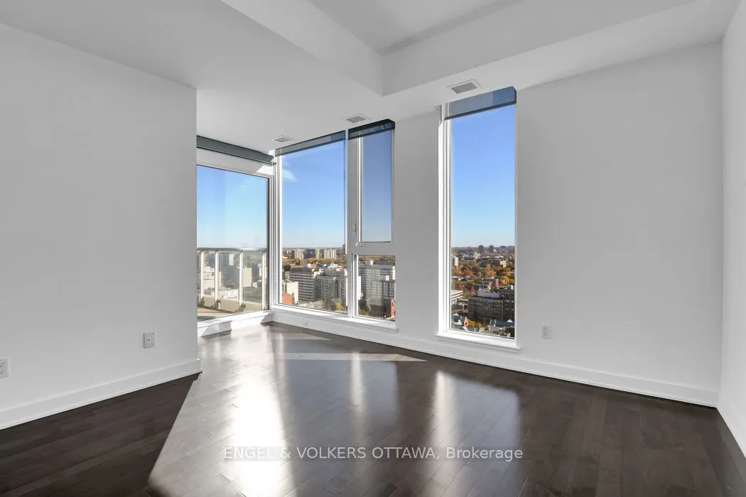 179 Metcalfe Street, #2006